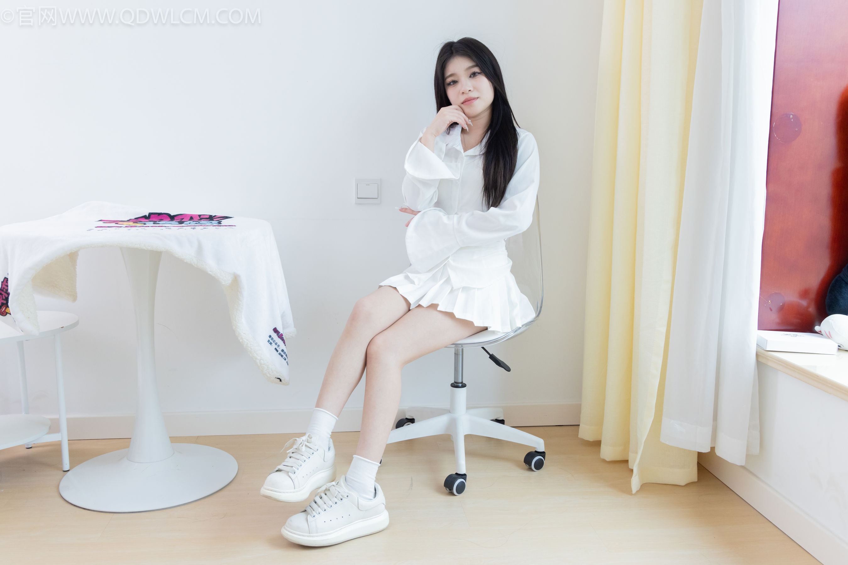 物恋传媒 No.2014 闪闪 -风来自你的方向_第2张