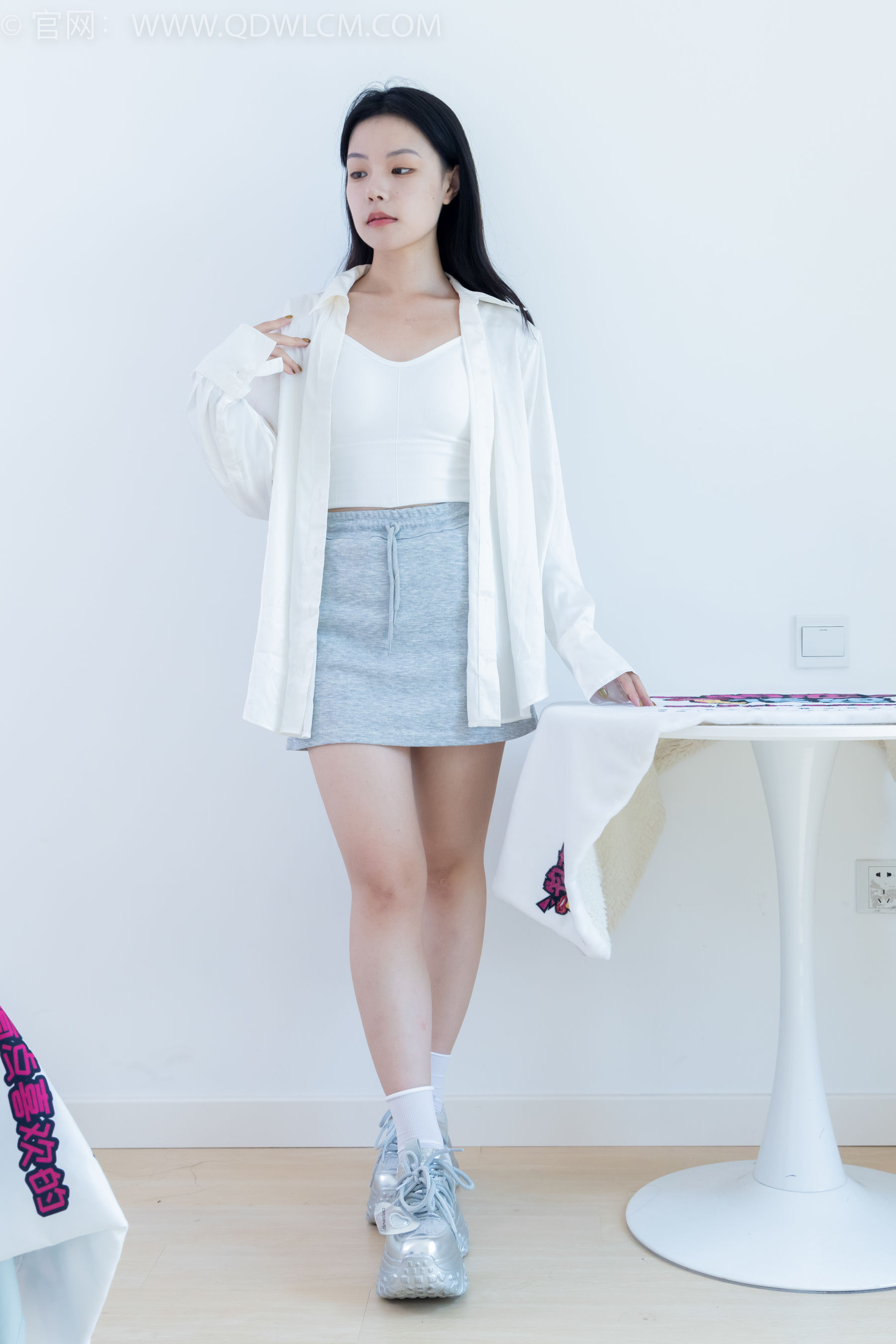 物恋传媒 No.2051 舒舒 -一地白雪_第1张