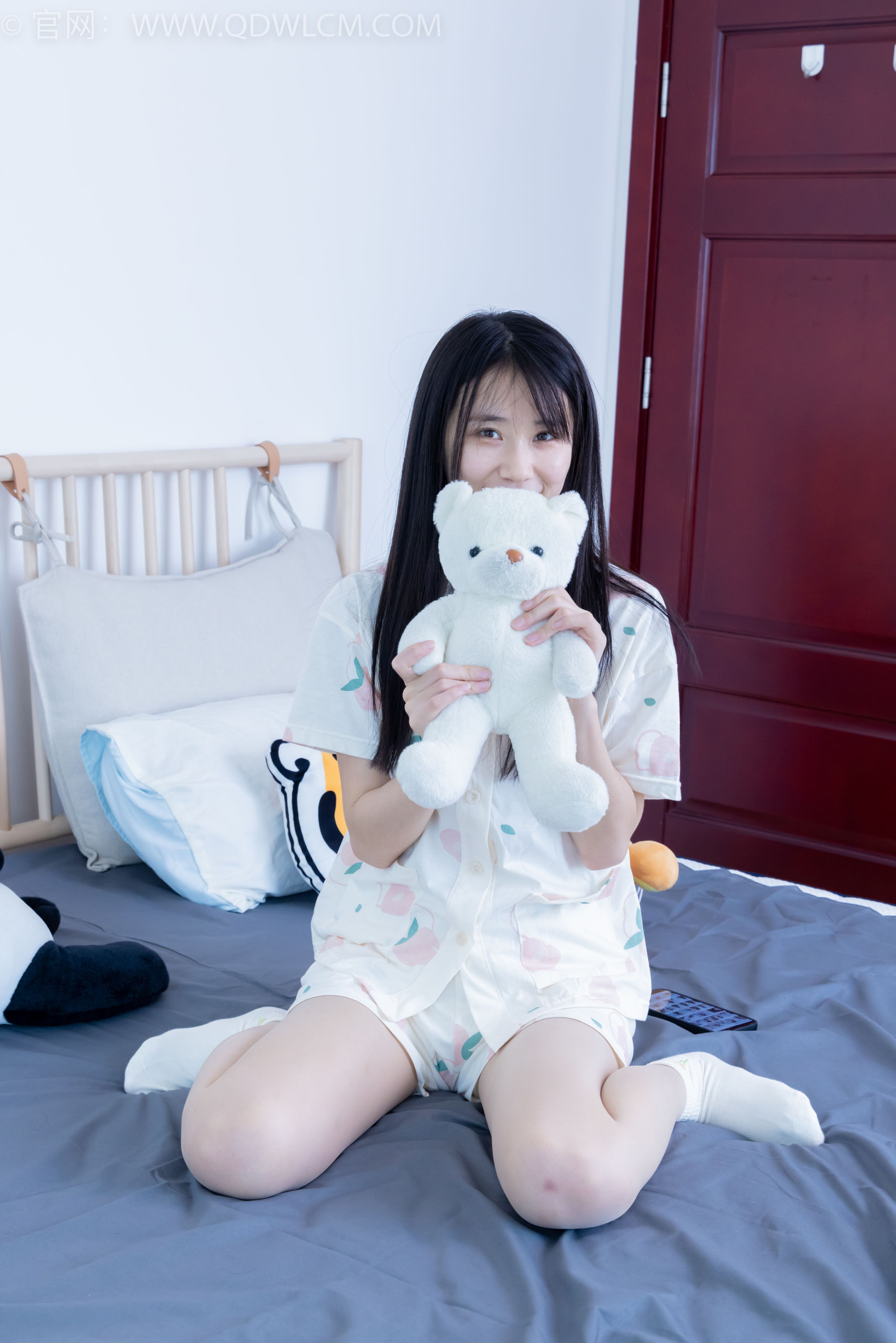 物恋传媒 No.2116 菜菜 - 蔚蓝色的街_第3张