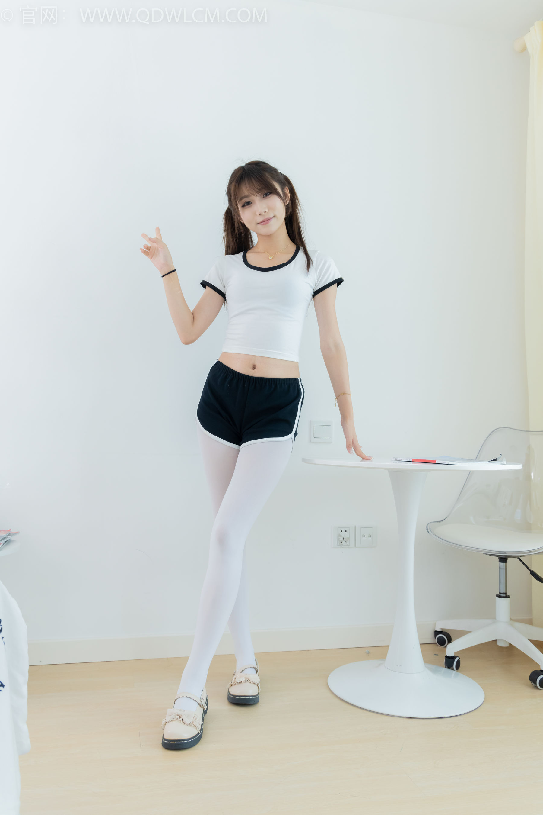 物恋传媒 No.2120 泡泡 - 落叶纷飞时_第2张