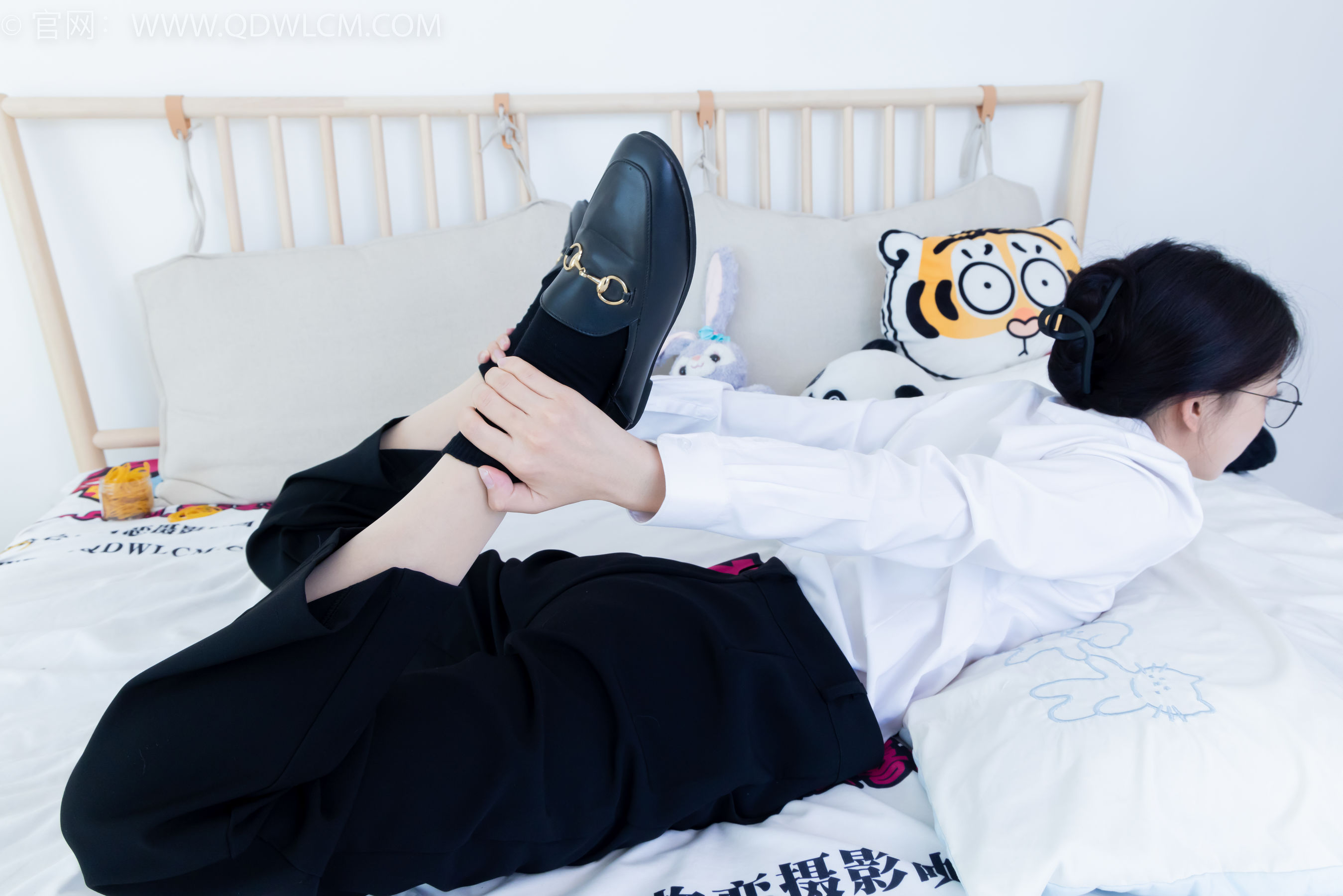 物恋传媒 No.2126 茯苓 - 泛黄的相片_第2张