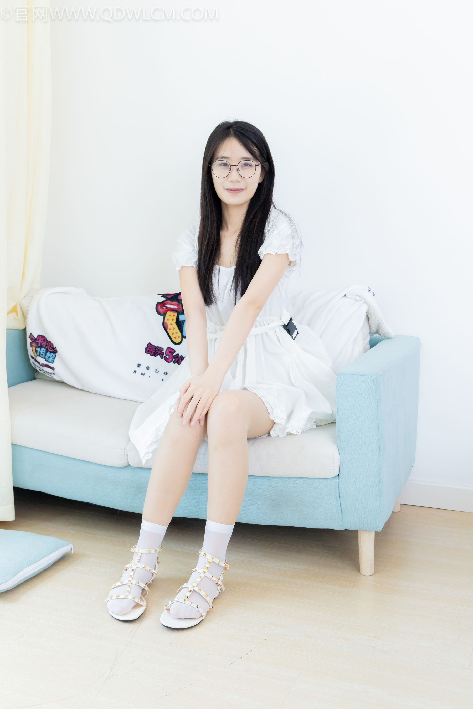 物恋传媒 No.2171 菜菜 -宇宙的黄昏_第1张