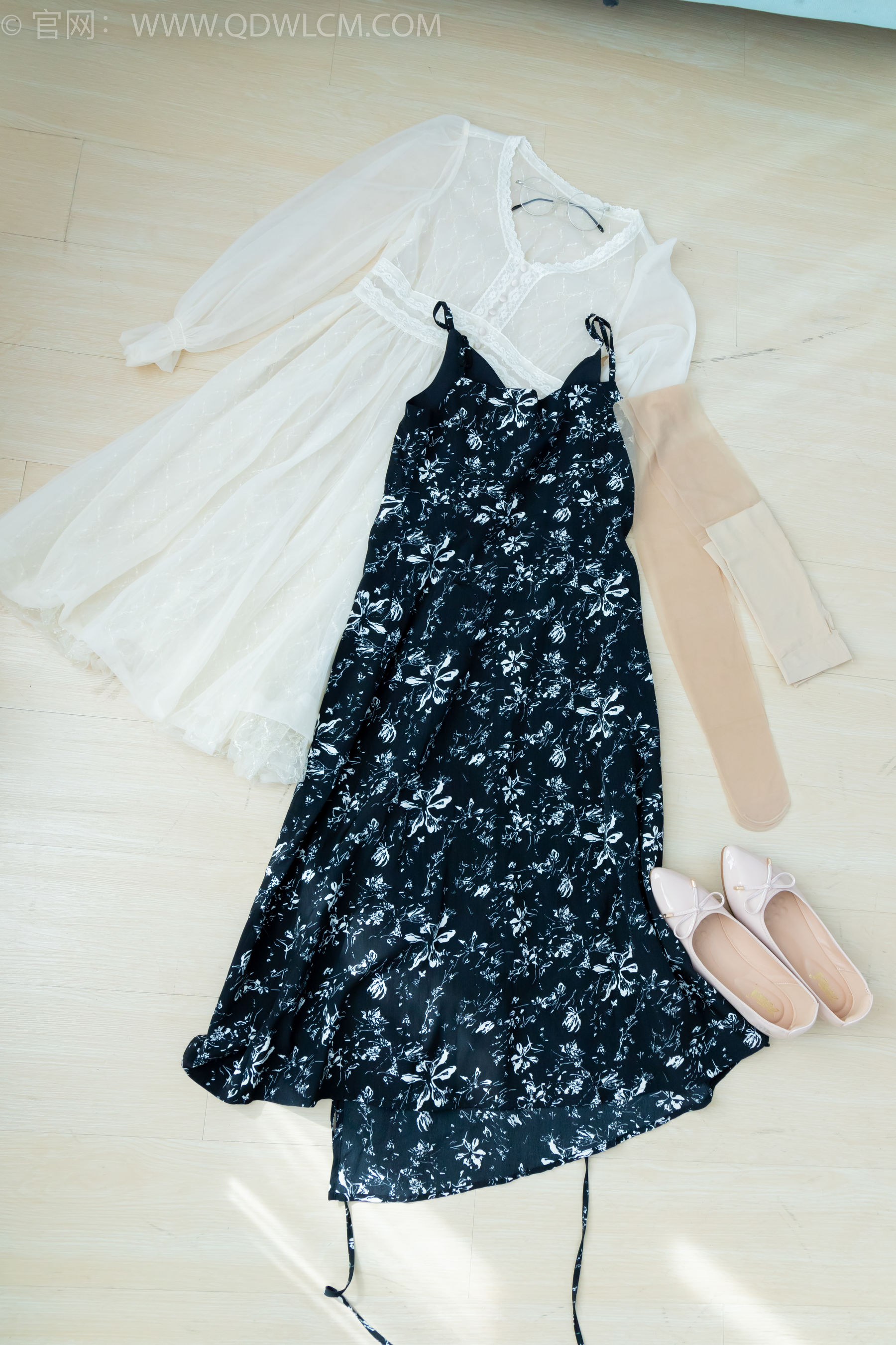 物恋传媒 No.2202 泡泡 - 片刻的治愈_第1张