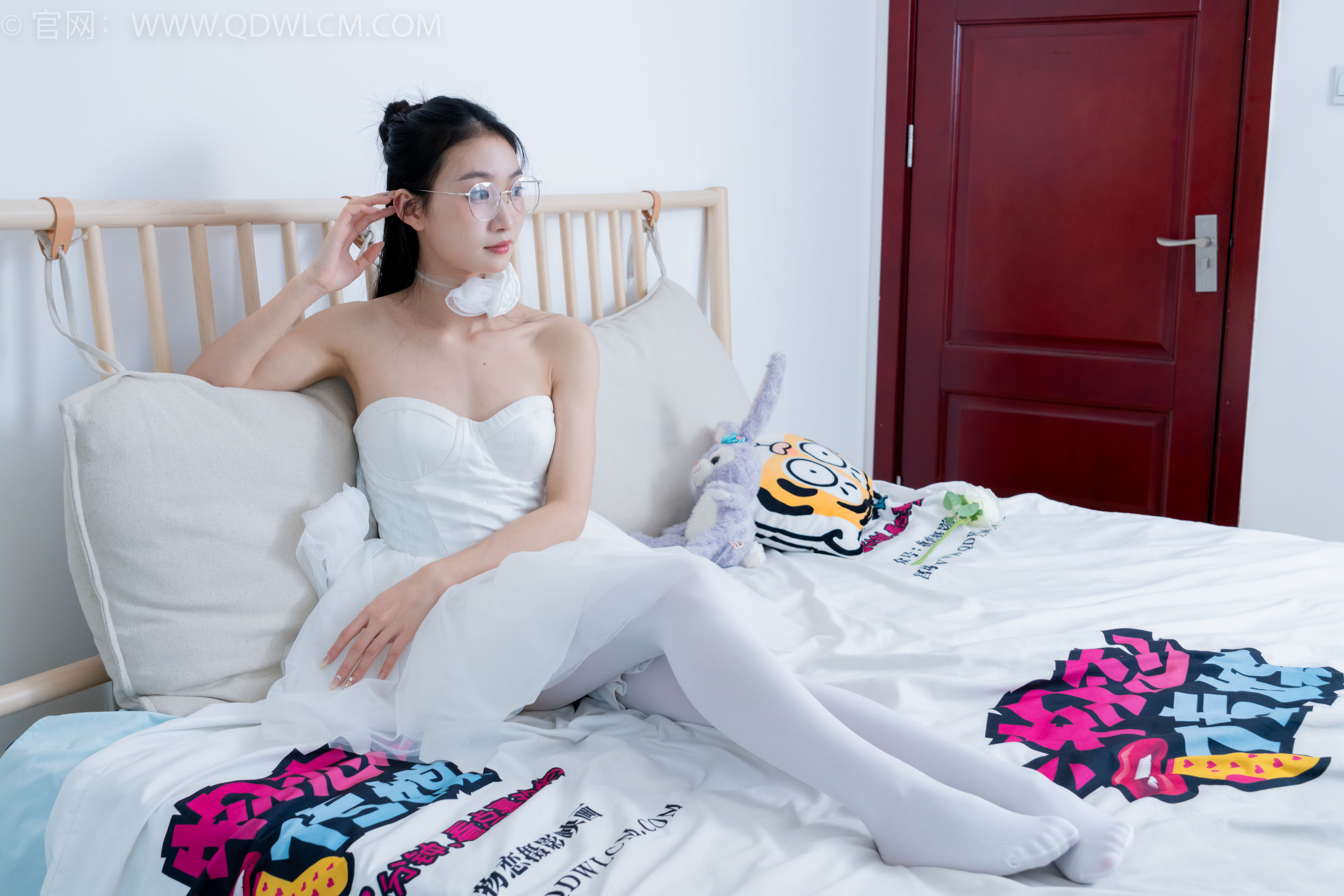 物恋传媒 No.2233 小影 -小影 -高跟鞋、厚白丝_第5张