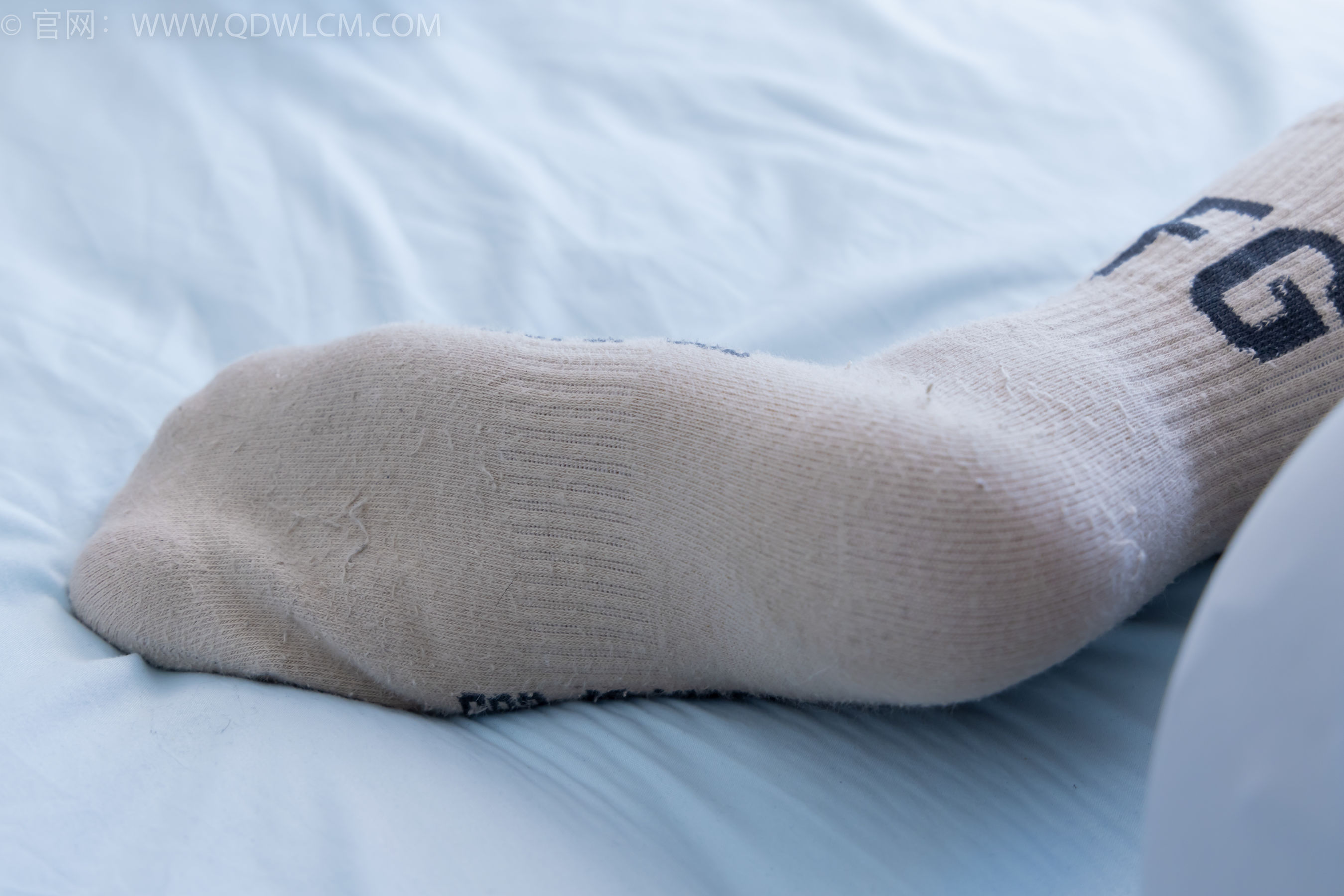 物恋传媒 No.2254 岚岚 -瑜伽裤、板鞋、两双棉袜_第3张