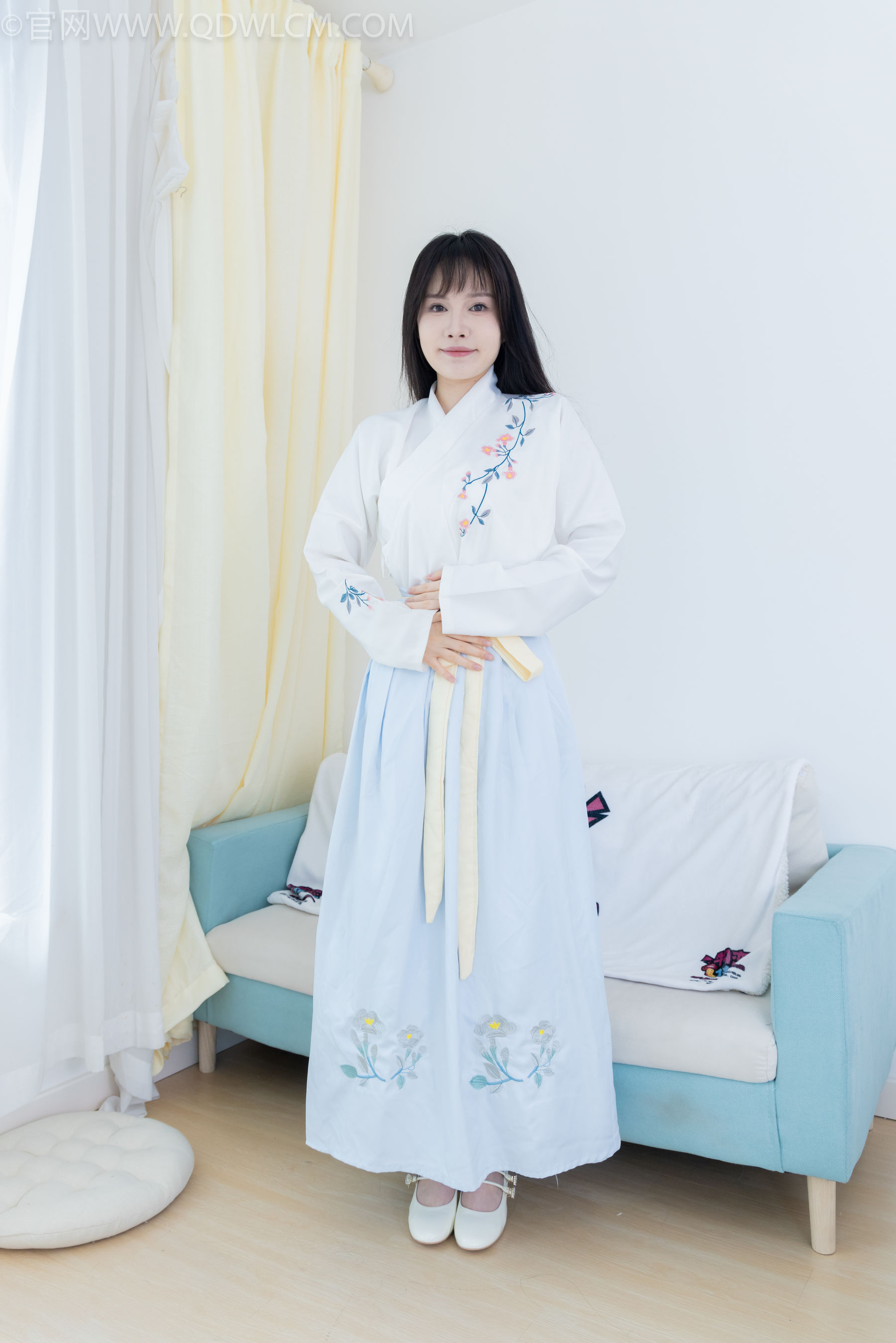 物恋传媒 No.2270 小酒 -高跟鞋、布鞋、白棉足袋、汉服_第1张