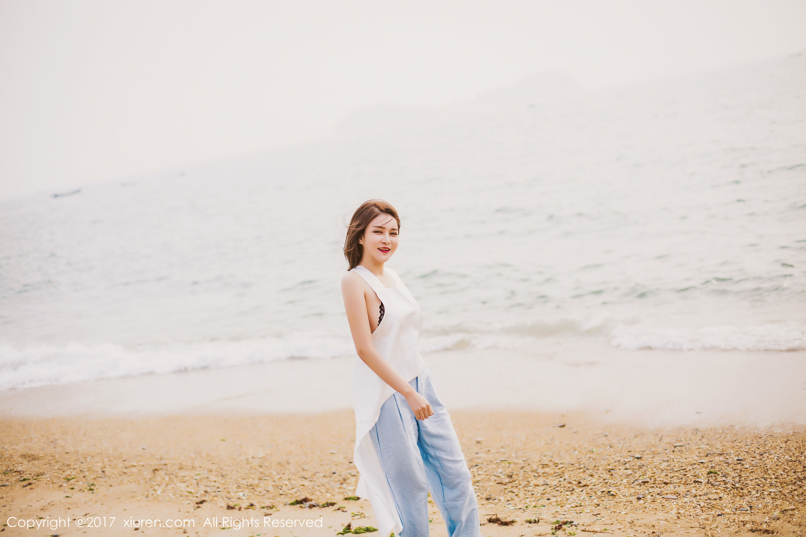 廿十(凯竹)《海边唯美风+性感室内》 [秀人XiuRen] NO.879_第2张