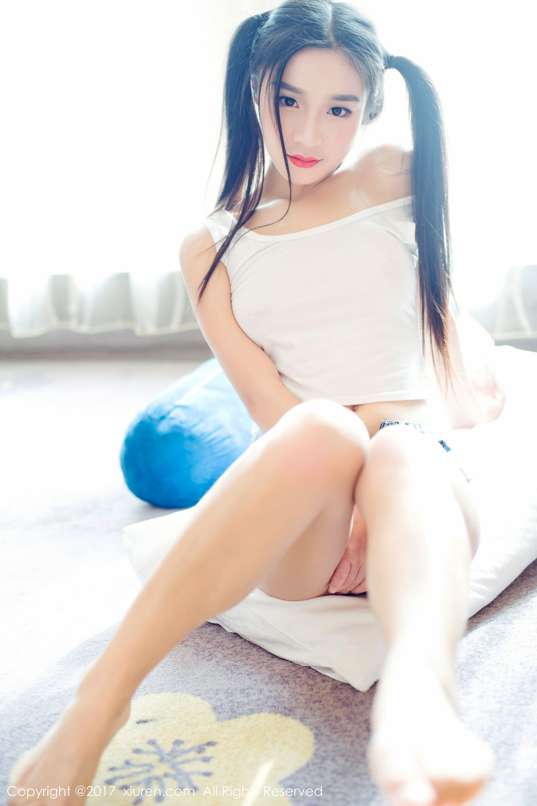 绮梦Cherish《齐逼牛仔裤+翘臀+床单诱惑》 [秀人XiuRen] NO.883_第5张