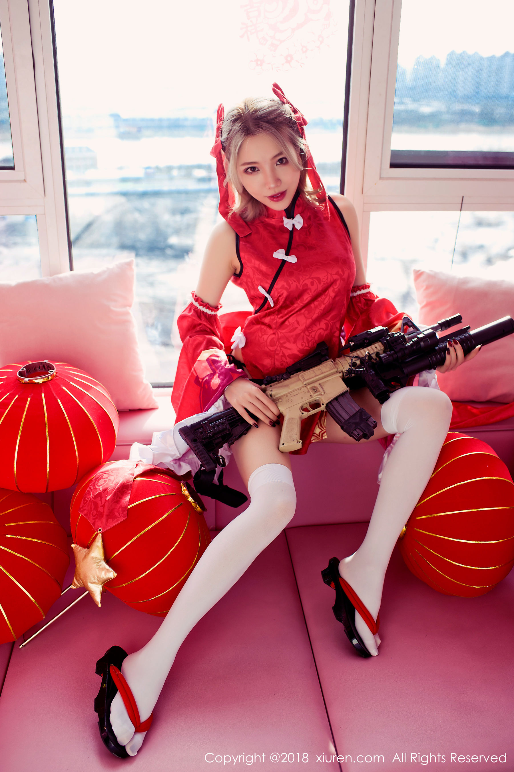 黄楽然《保鲜膜裹身+极品COS枪娘》 [秀人XiuRen] No.911_第2张