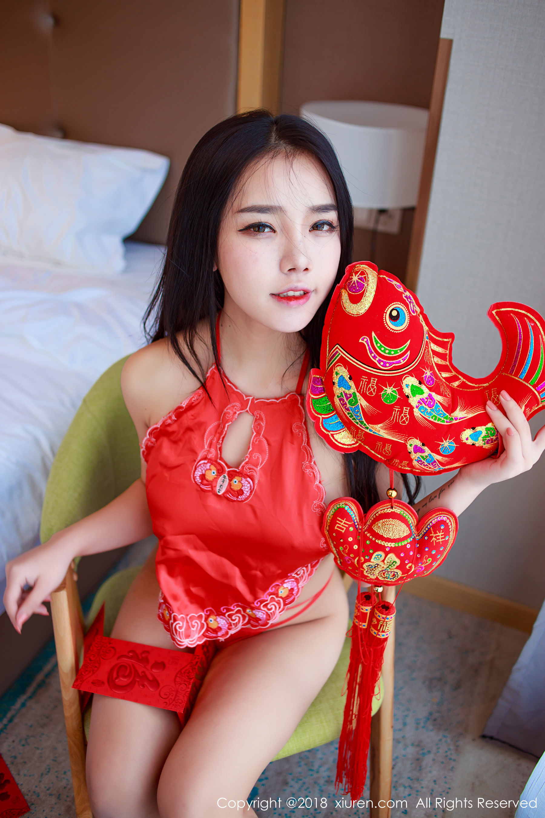 夏雪爱《新春火红肚兜内衣私房》 [秀人XiuRen] No.921_第1张