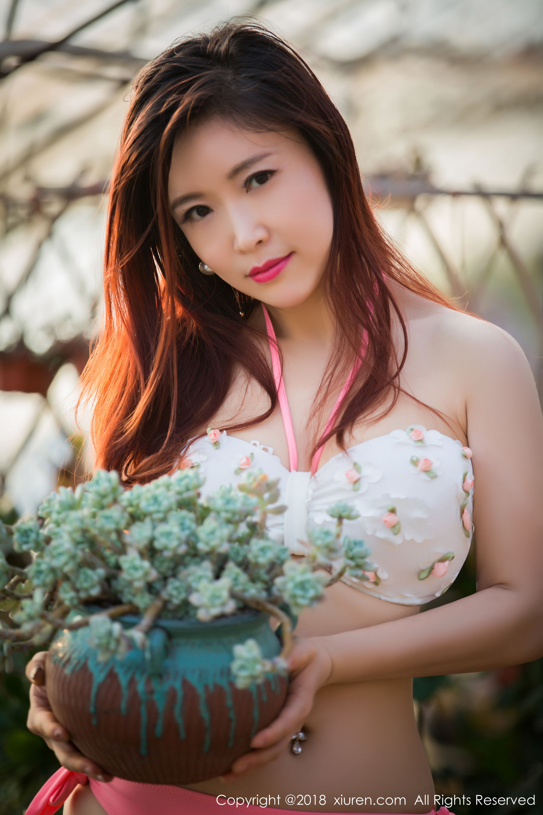 西希白兔《花房》 [秀人XiuRen] No.924_第4张