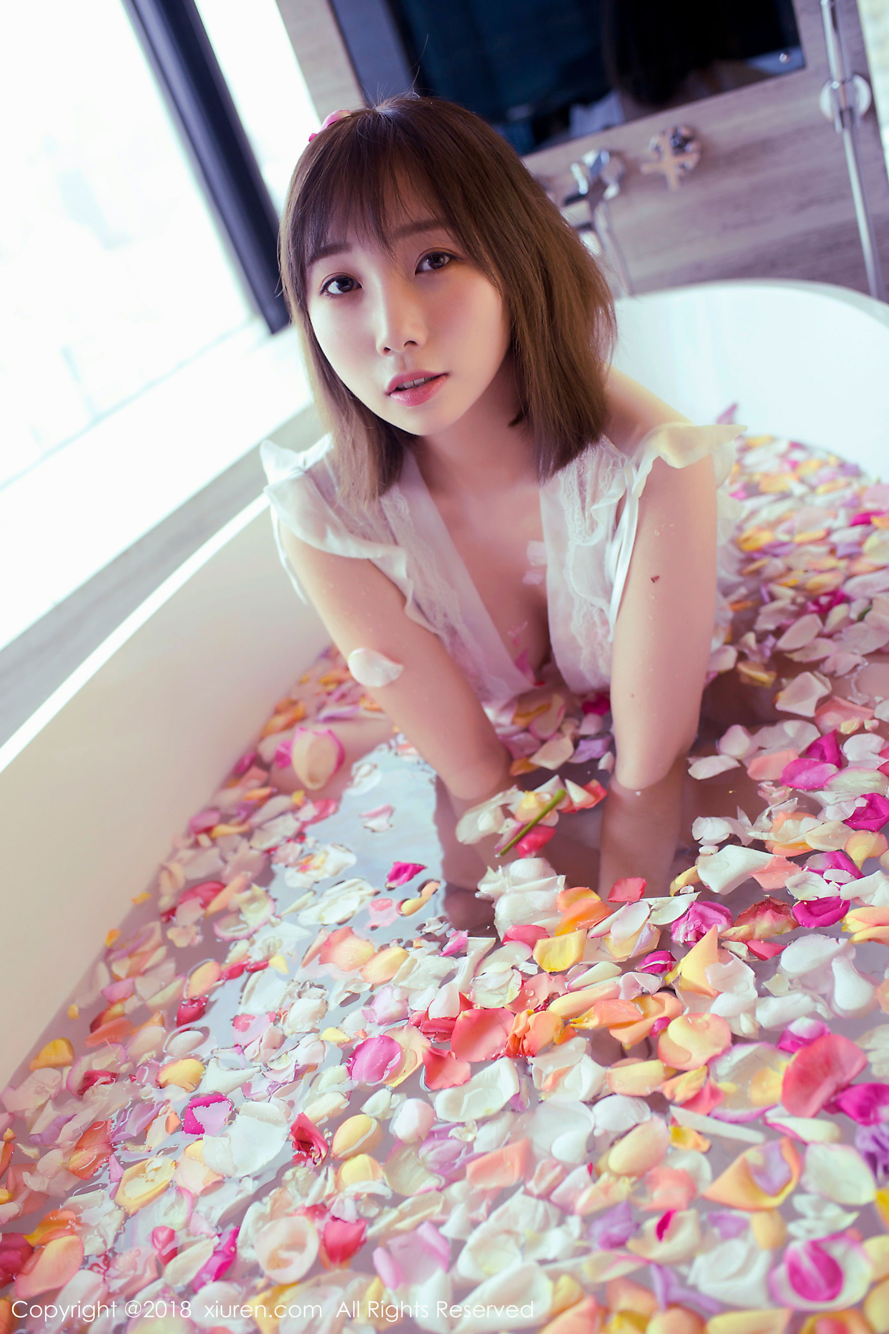 枝恩《短发百变大美女》 [秀人网XIUREN] No.981_第5张