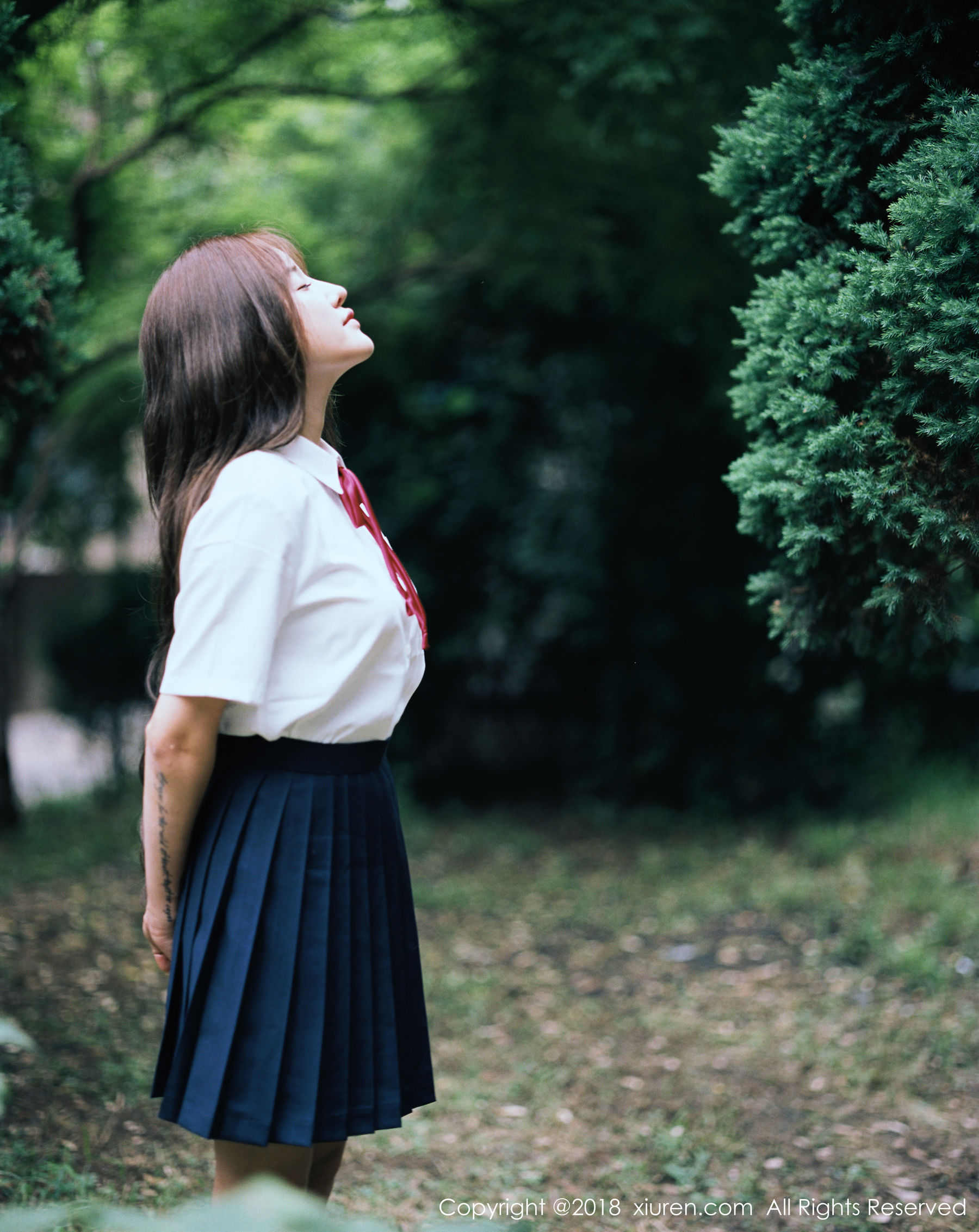 丹妮Danny《运动滑板人体抹油与浴室湿身》 [秀人XIUREN] No.994_第4张