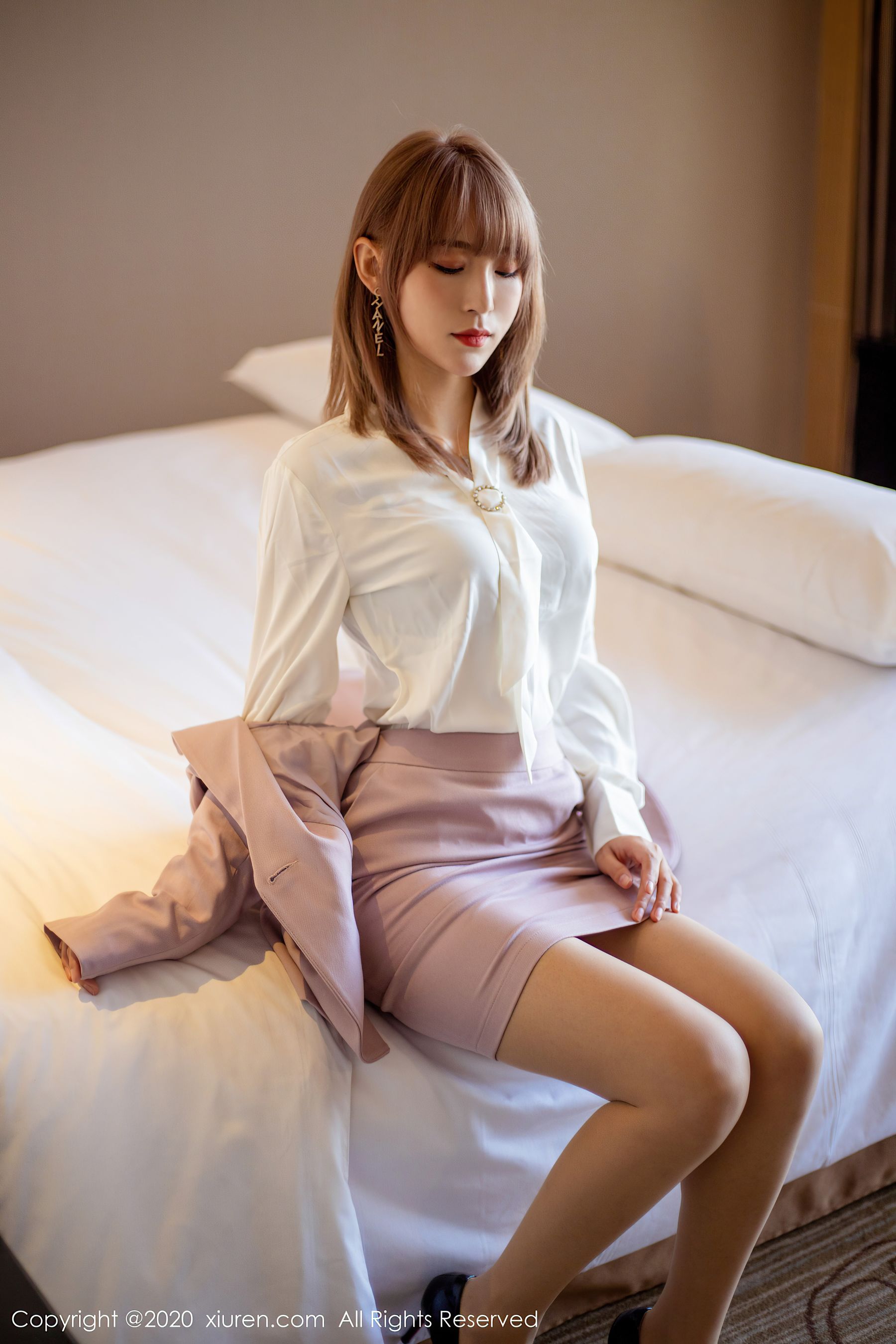 [秀人XIUREN] No.2304 周慕汐fairy_第4张