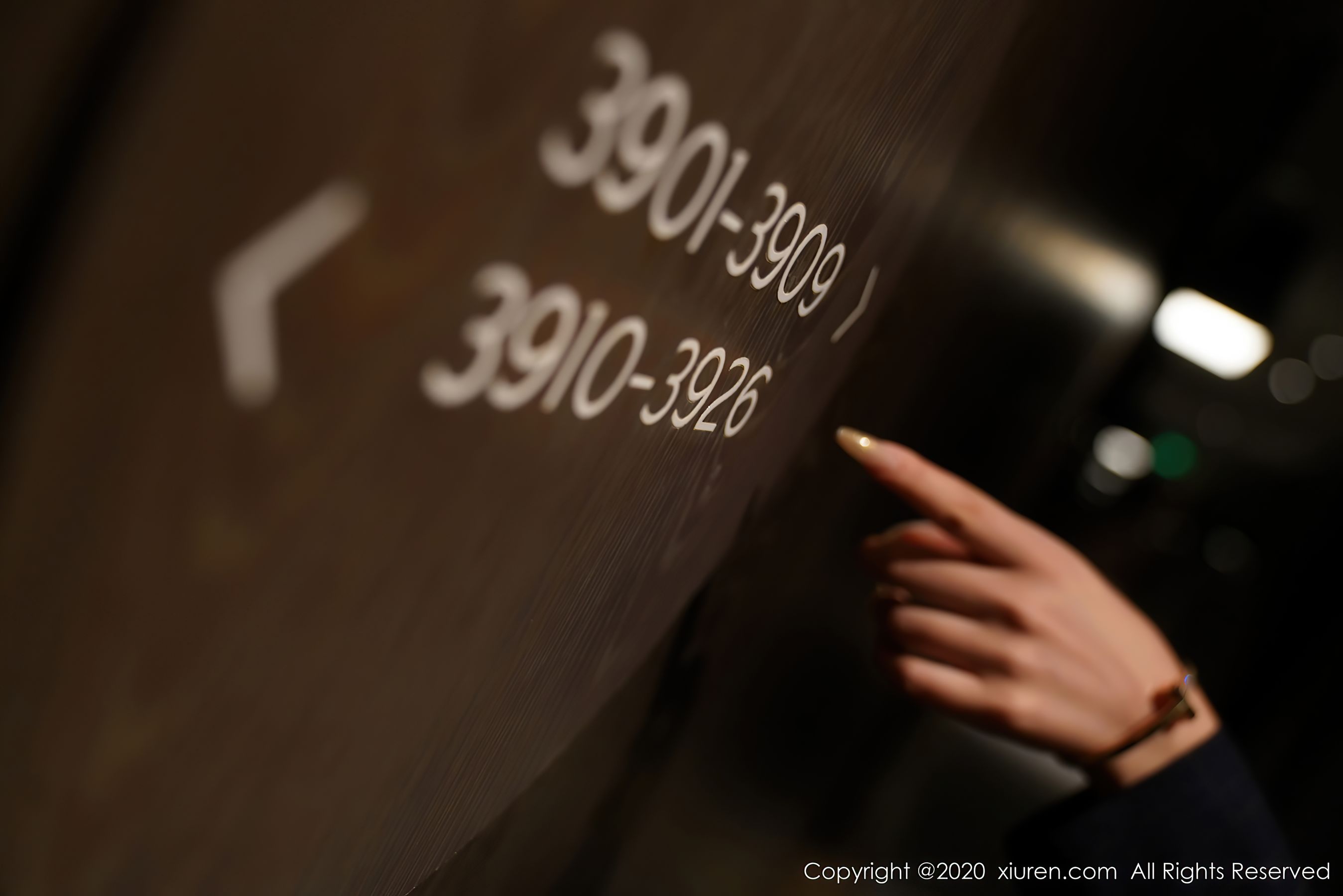 [秀人XIUREN] No.2396 柴婉艺Averie_第5张