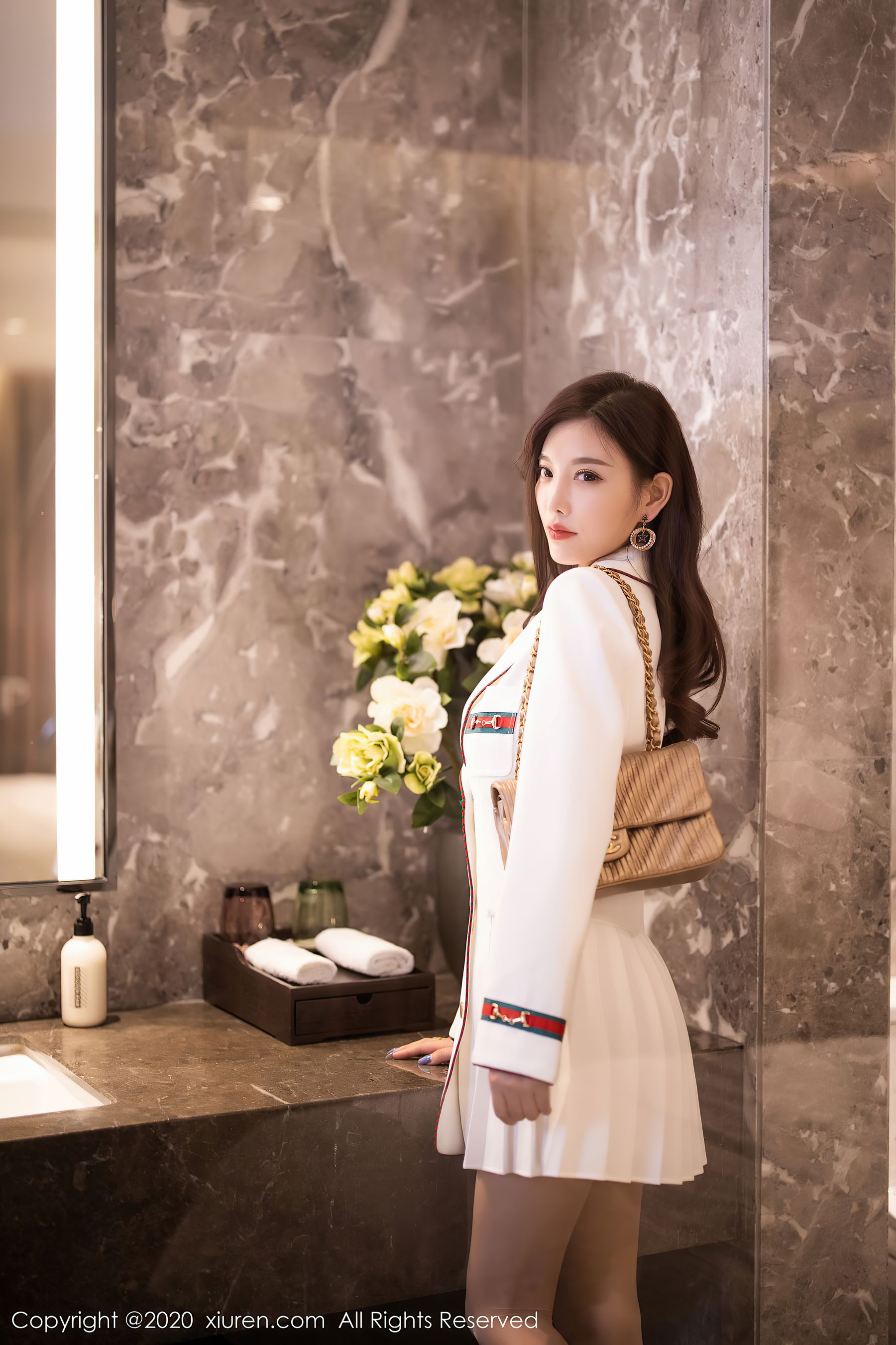 [秀人XiuRen] No.2671 杨晨晨sugar_第2张