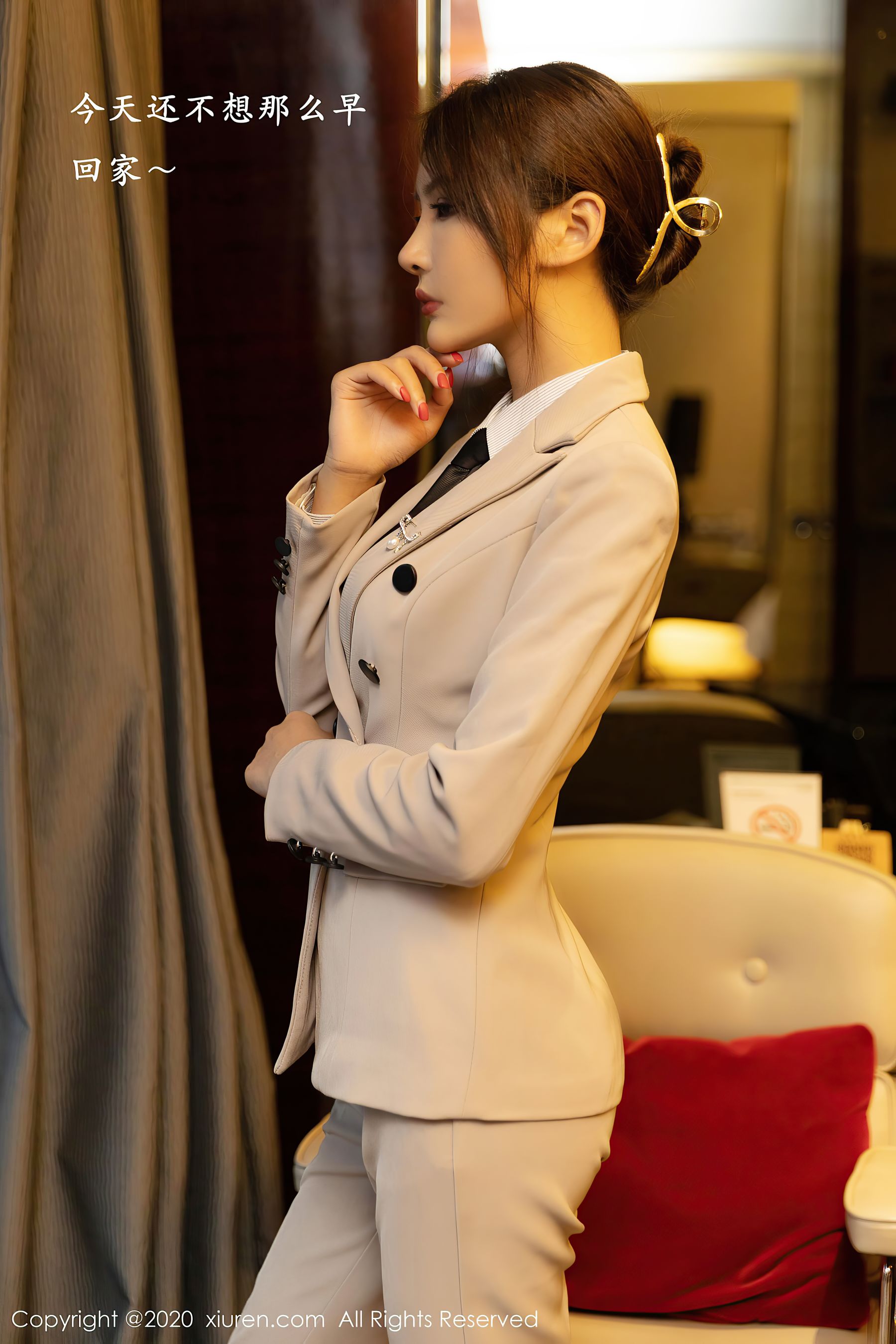 [秀人XIUREN] No.2857 @周于希Sandy&@Emily顾奈奈_第3张