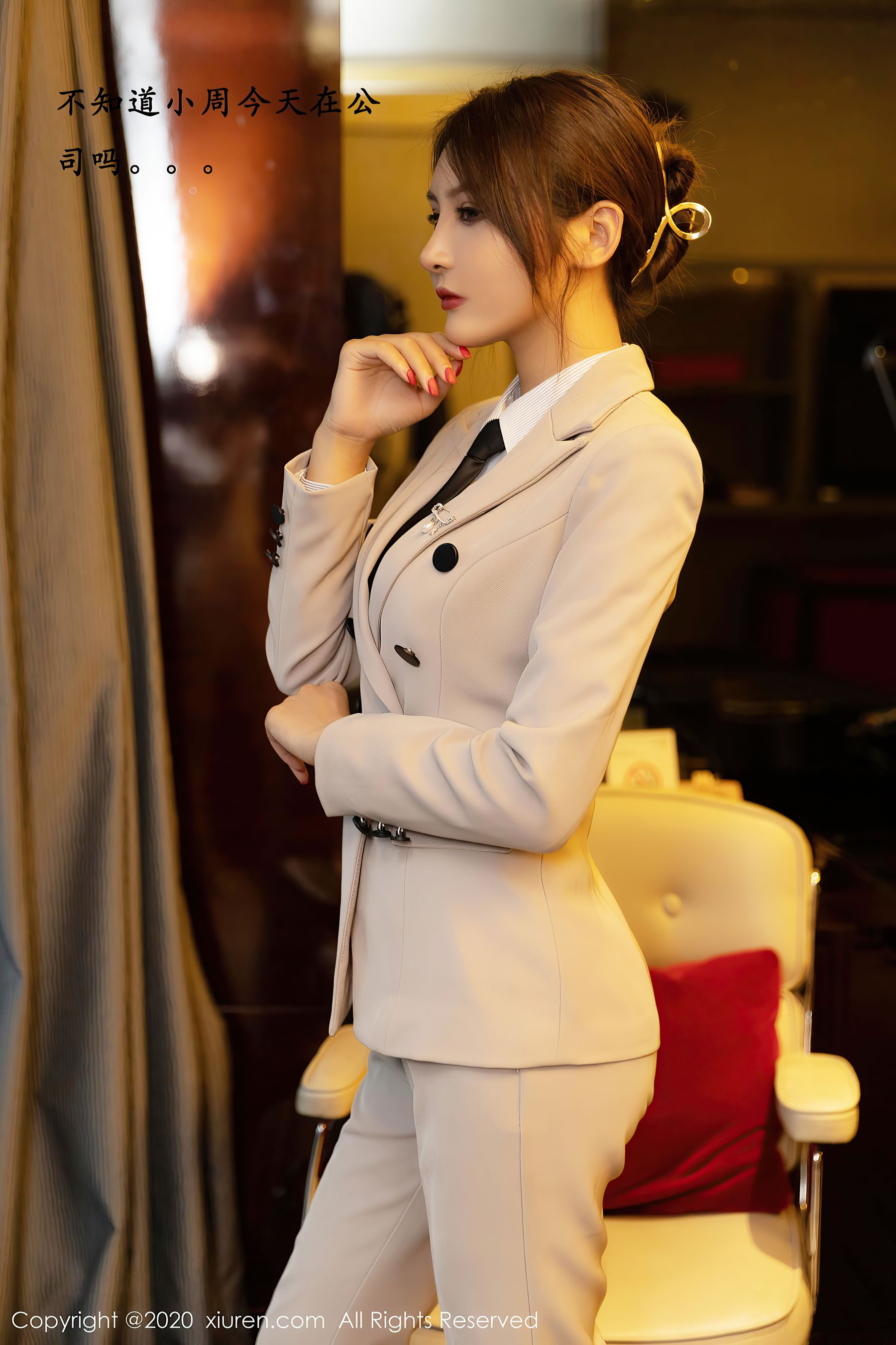 [秀人XIUREN] No.2857 @周于希Sandy&@Emily顾奈奈_第4张