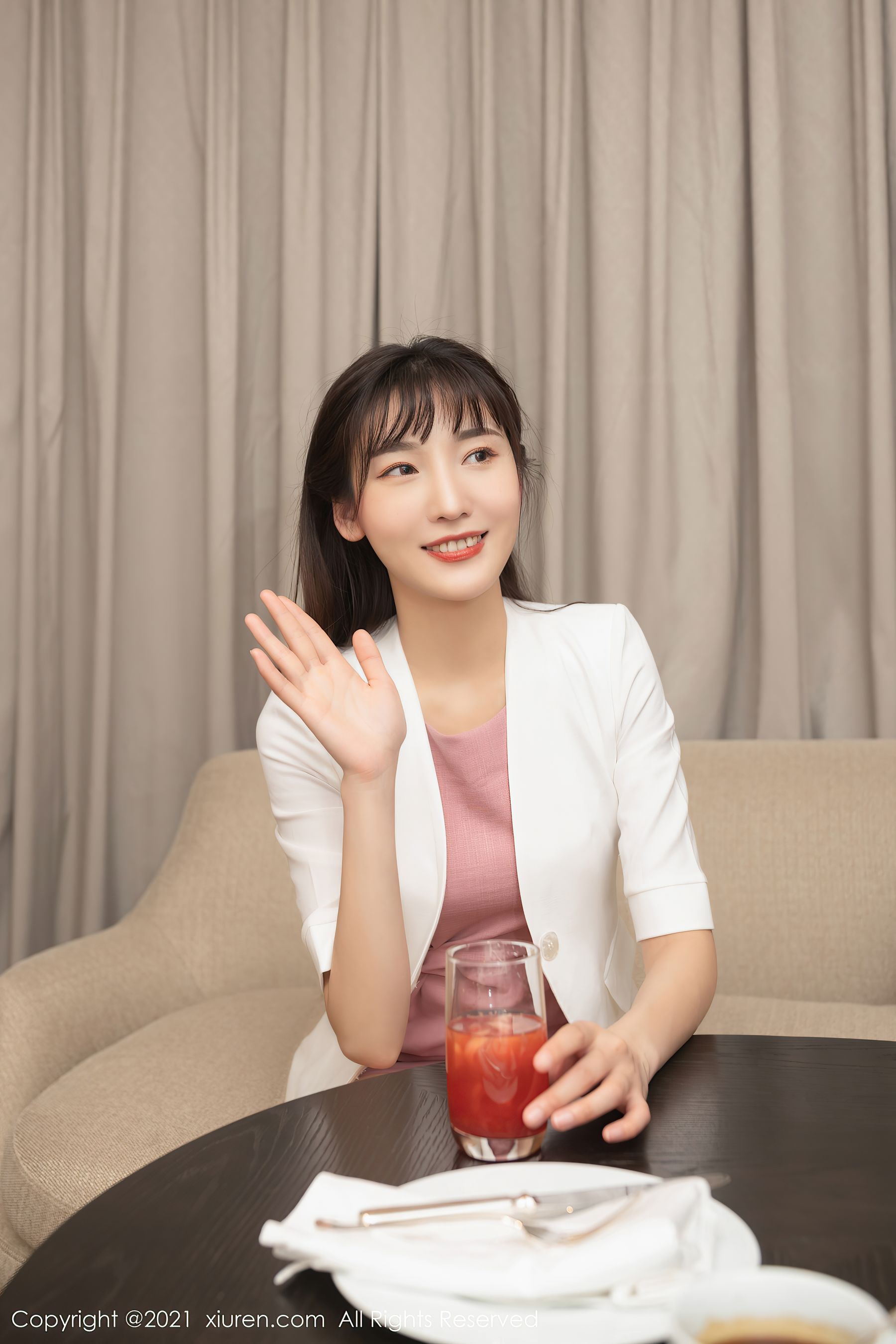 [秀人XIUREN] No.3115 唐安琪&@陆萱萱_第2张