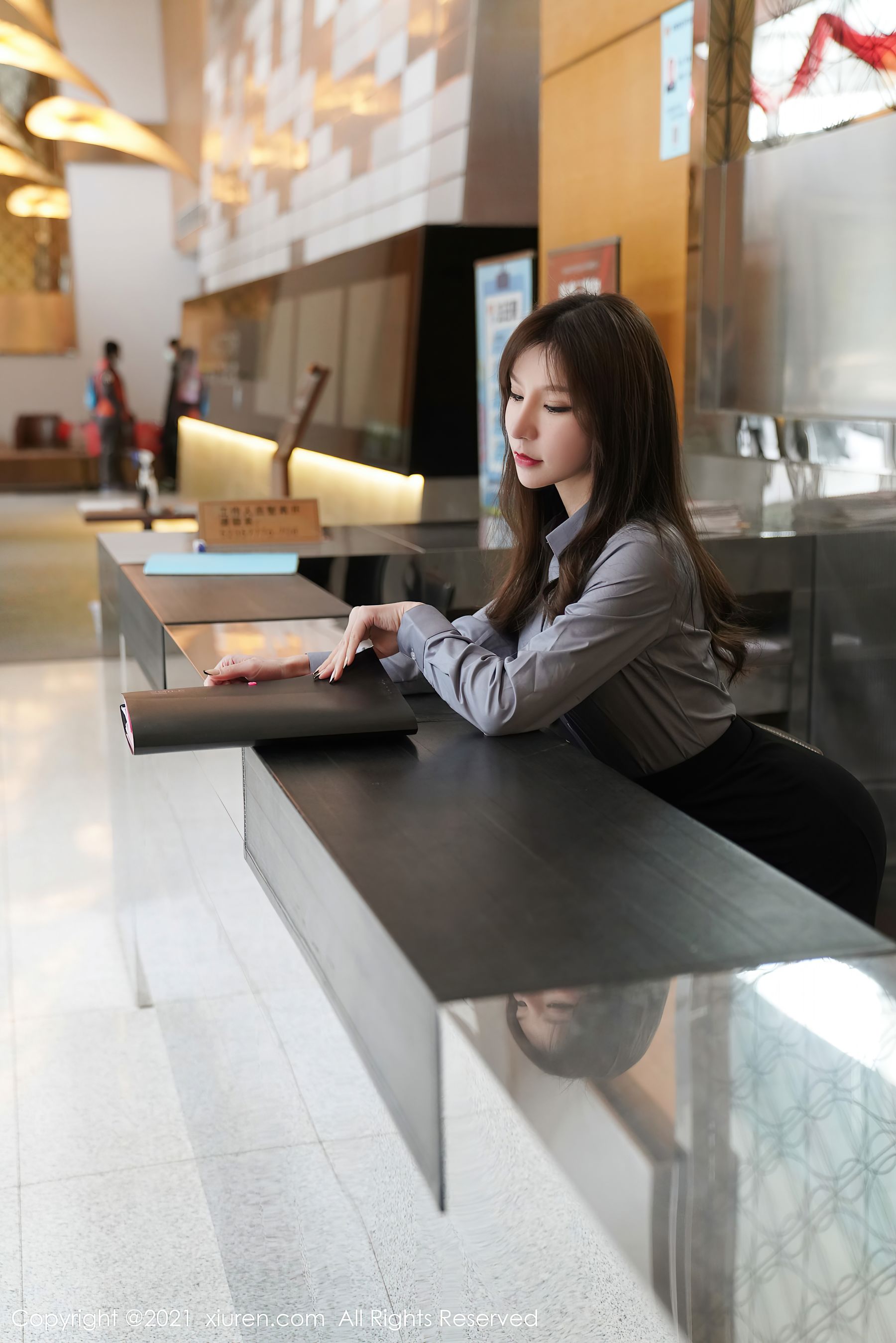 [秀人XIUREN] No.3187 周于希Sandy_第1张