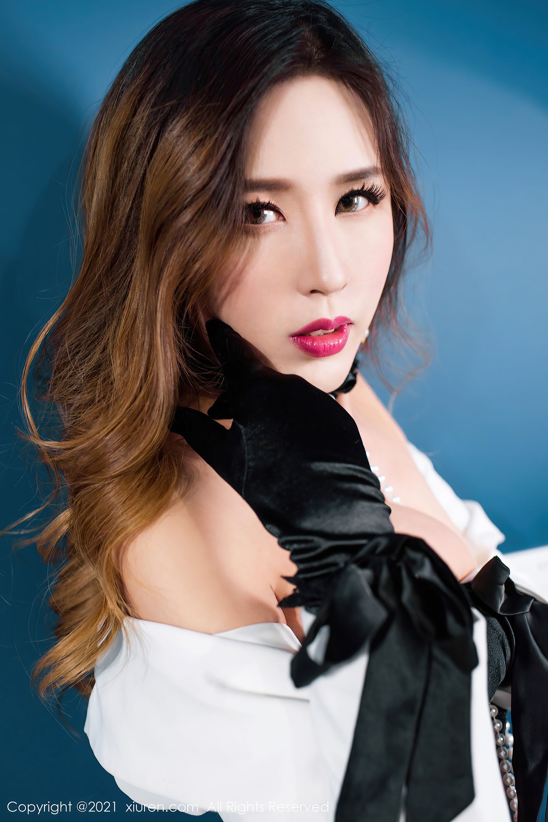 [秀人XIUREN] No.3189 Isabelle贵贵_第2张