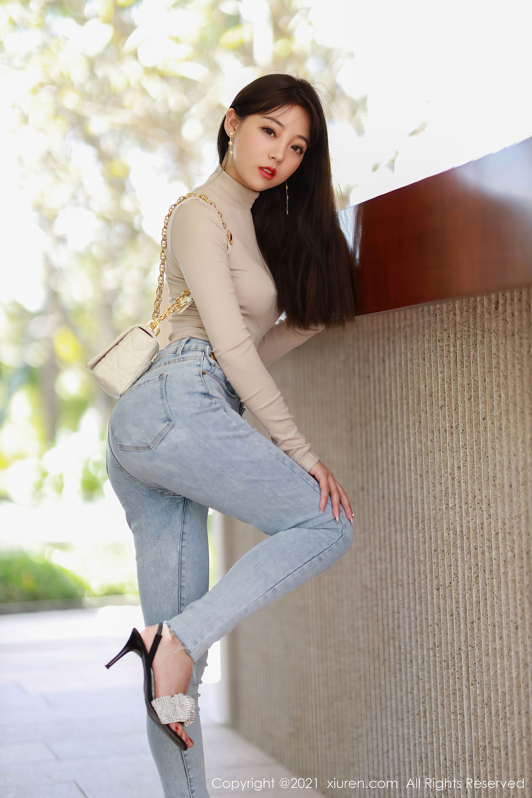 [秀人XIUREN] No.3369 佘贝拉bella_第3张