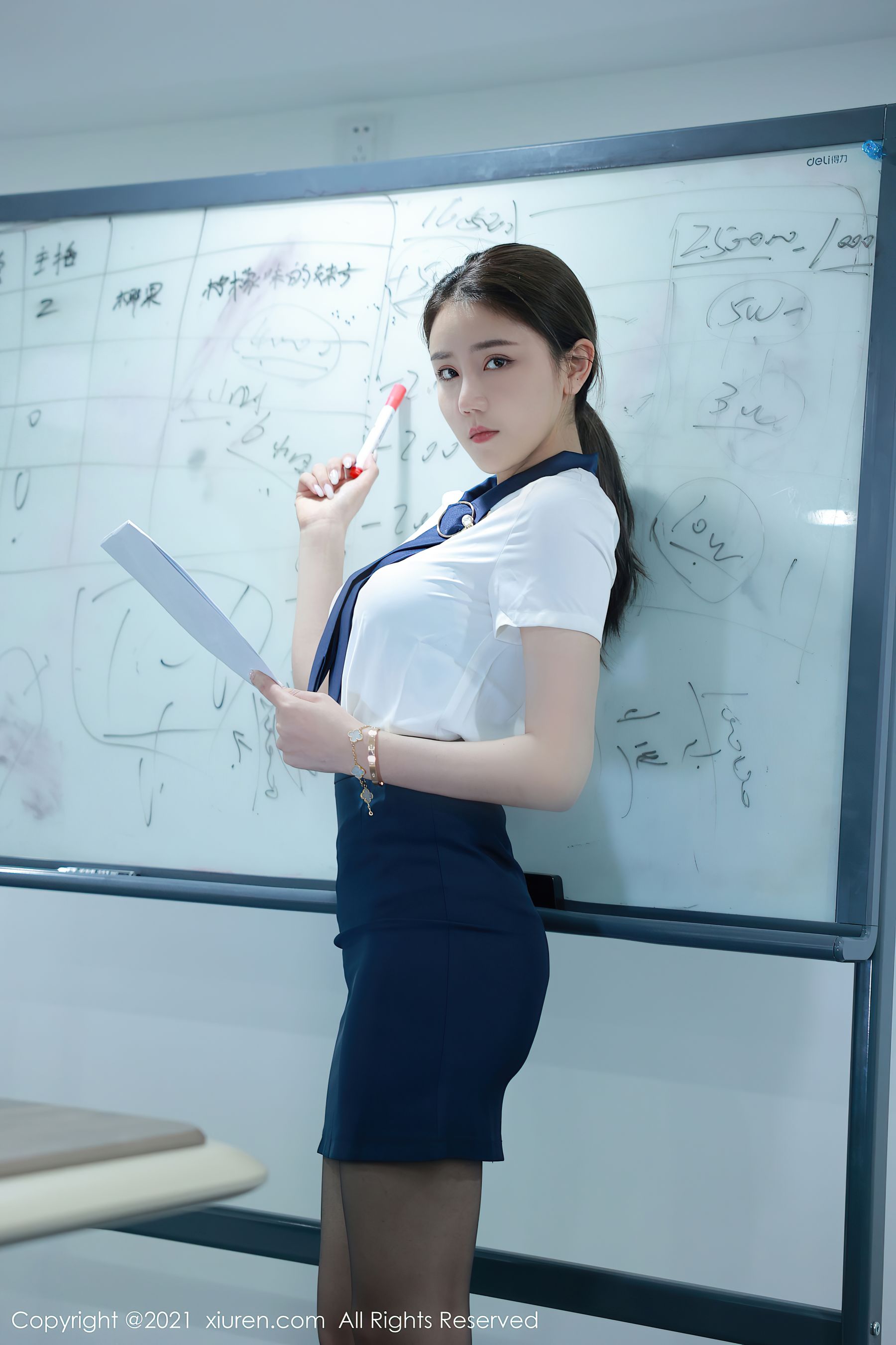 [秀人XiuRen] No.3682 夏西CiCi_第4张