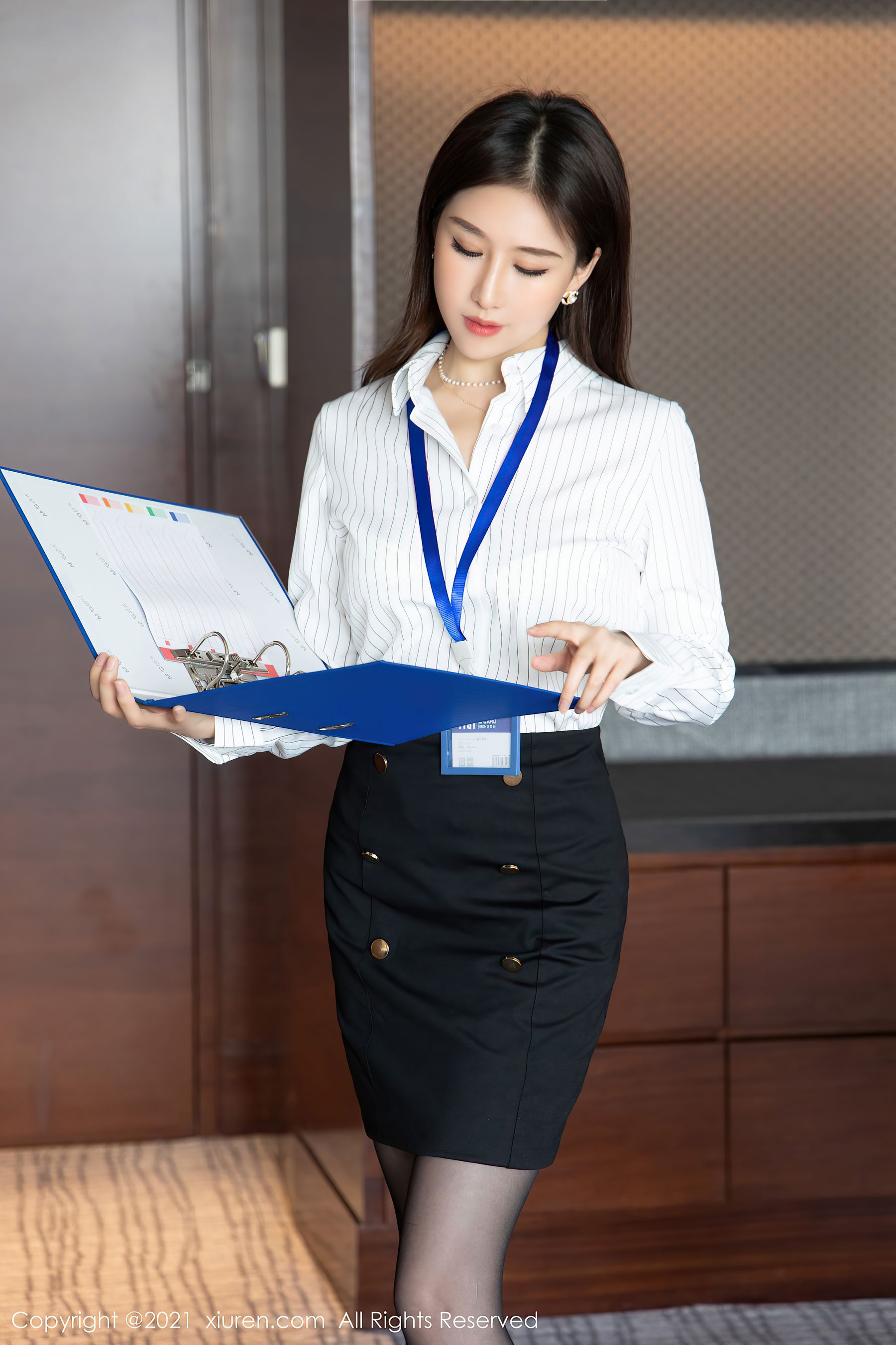 [秀人XiuRen] No.4291 月音瞳_第4张