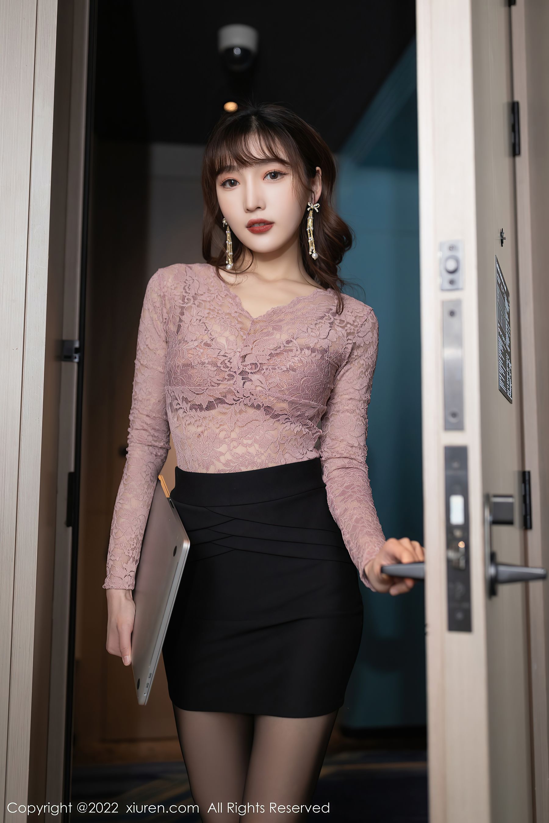 [秀人XiuRen] No.4821 唐安琪&陆萱萱_第2张