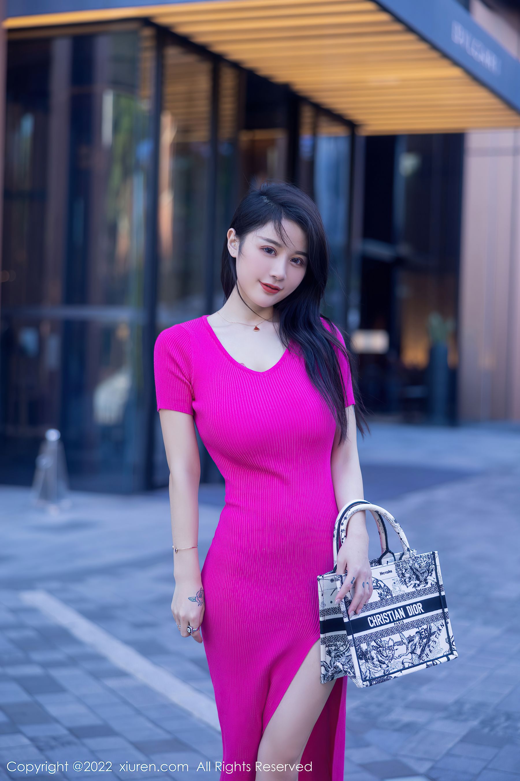 [秀人XiuRen] No.5582 美七Mia_第1张