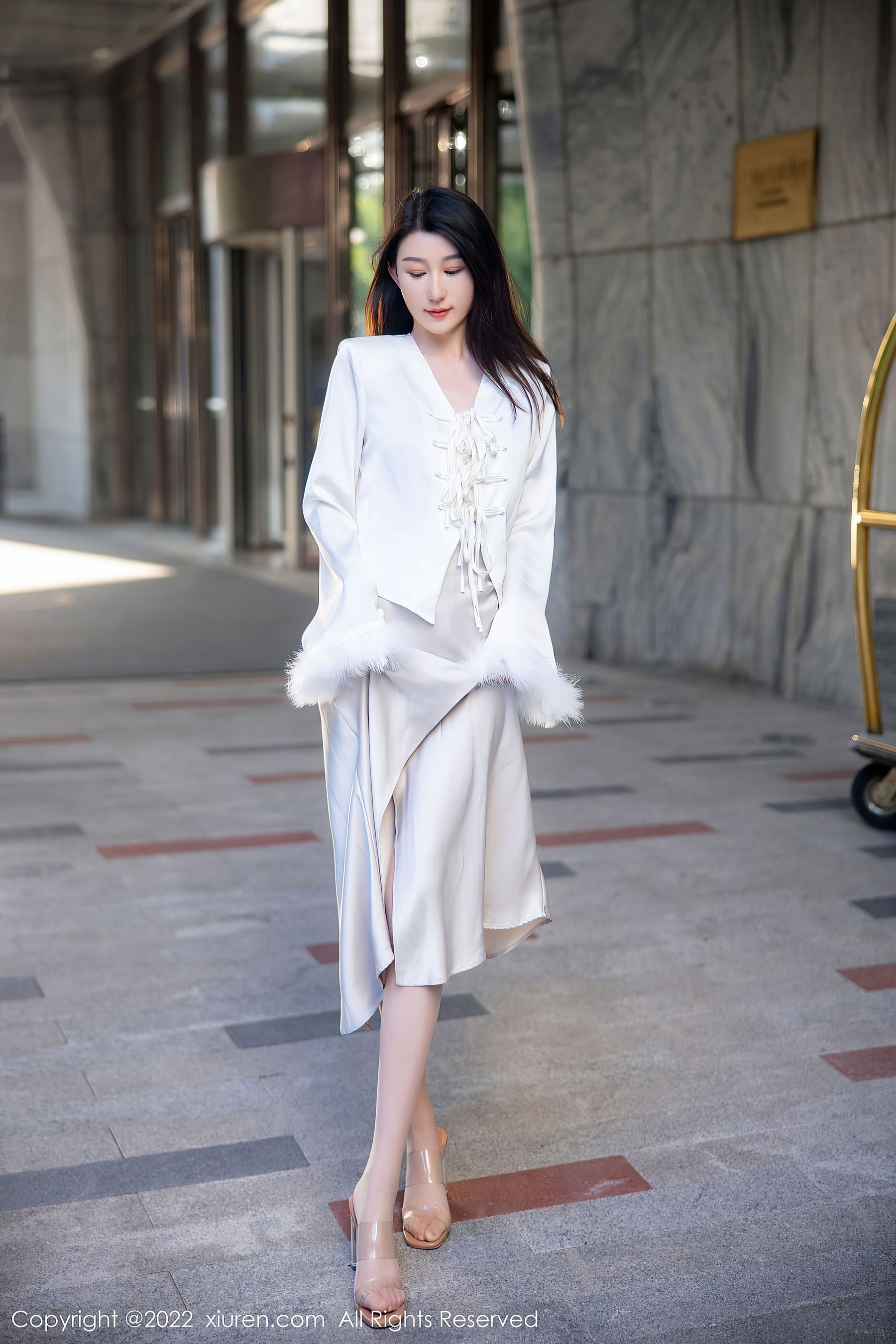 [秀人XiuRen] No.5734 薇薇酱_第3张