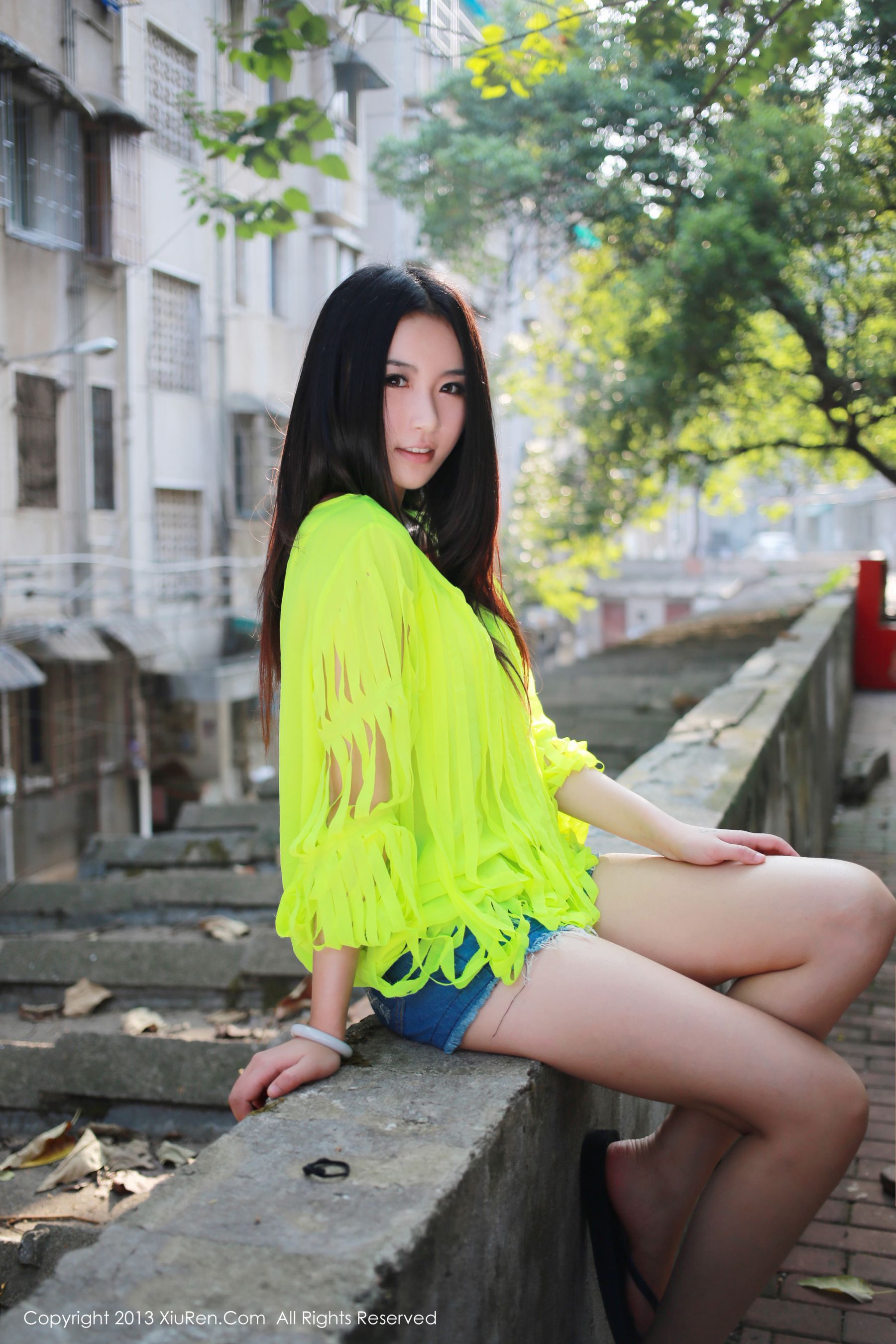 MOON嘉依 [秀人网XiuRen] No.017_第1张