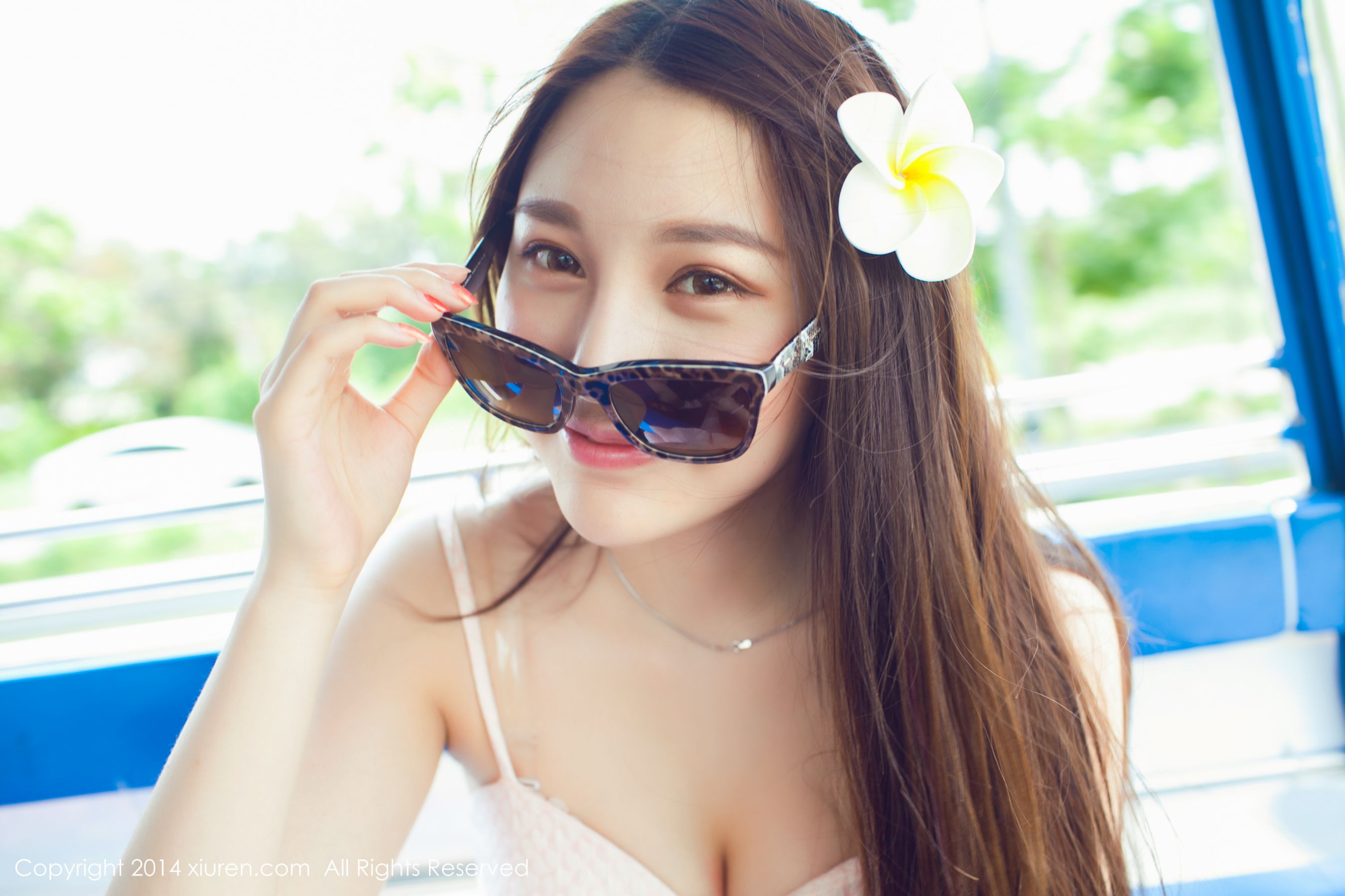 女神刘奕宁Lynn泰国街拍 [秀人网XiuRen] No.139_第2张