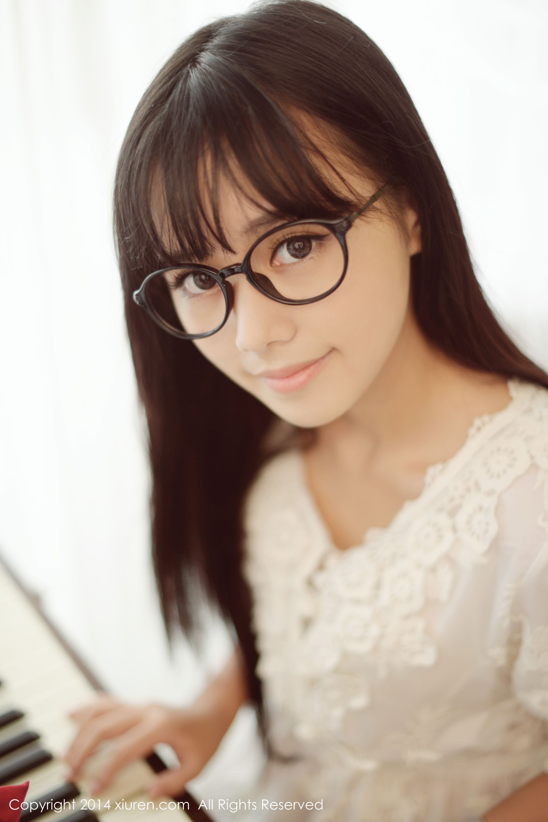 toro羽住《小清新系列》 [秀人网XiuRen] No.170_第2张