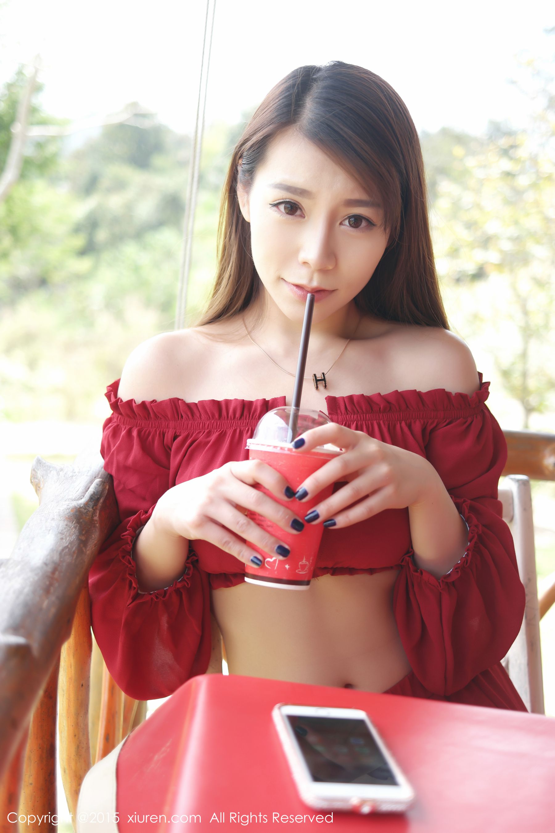 vetiver嘉宝贝儿《泰国旅拍》长裙女神系列 [秀人网XiuRen] No.303_第2张