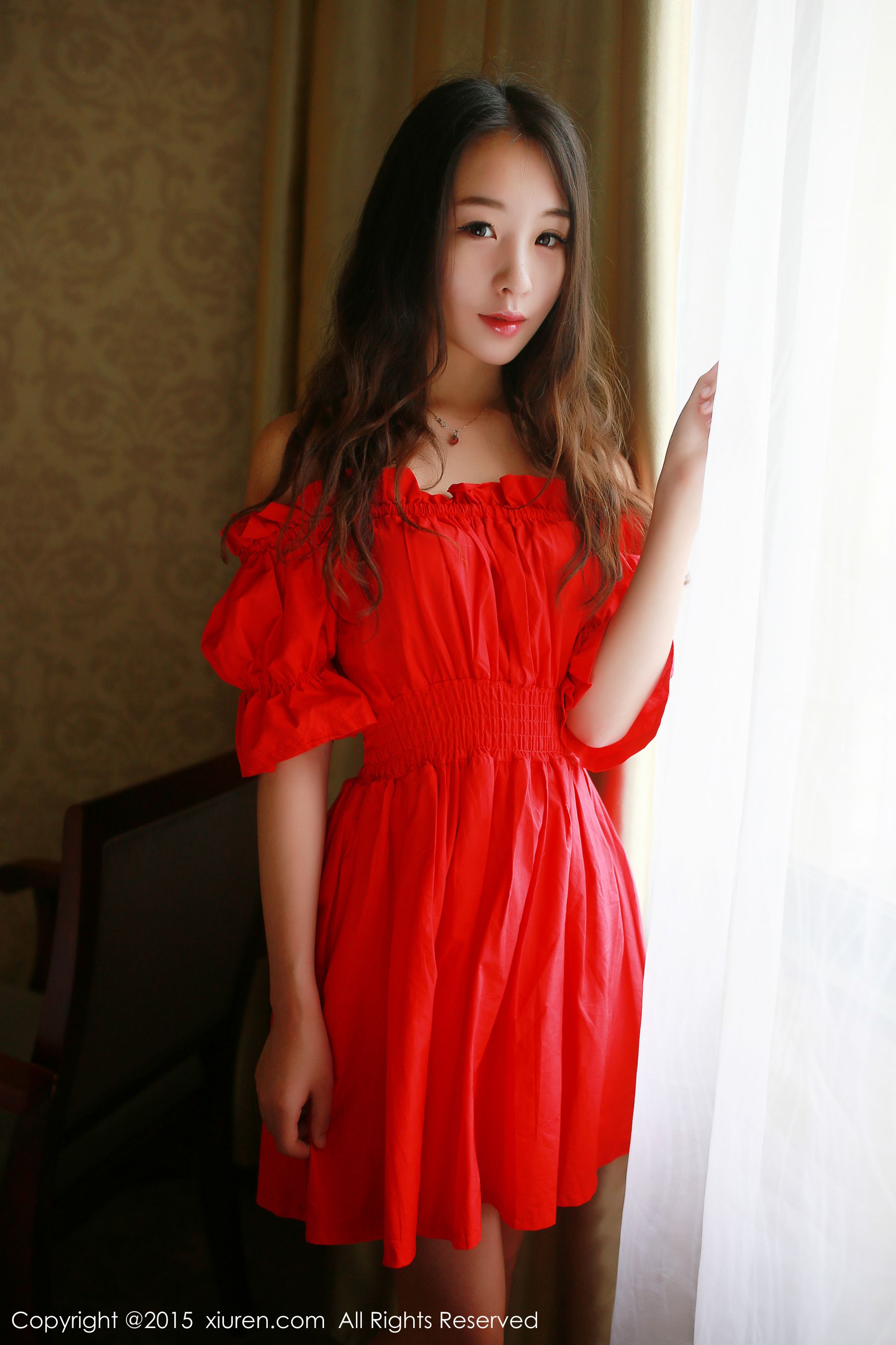 梓萱Crystal《连衣裙+热裤+网袜制服》 [秀人网XiuRen] No.347_第1张