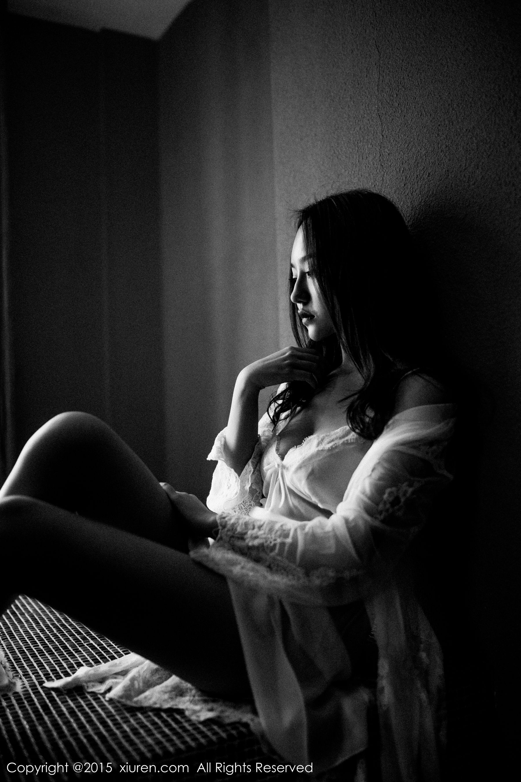 94年湖北模特@鱼猫盾i [秀人网XiuRen] No.355_第1张