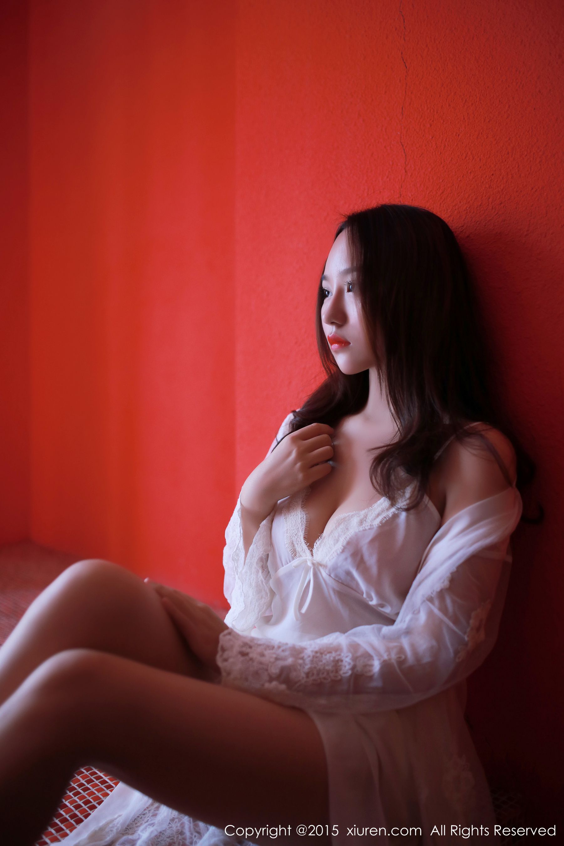 94年湖北模特@鱼猫盾i [秀人网XiuRen] No.355_第2张