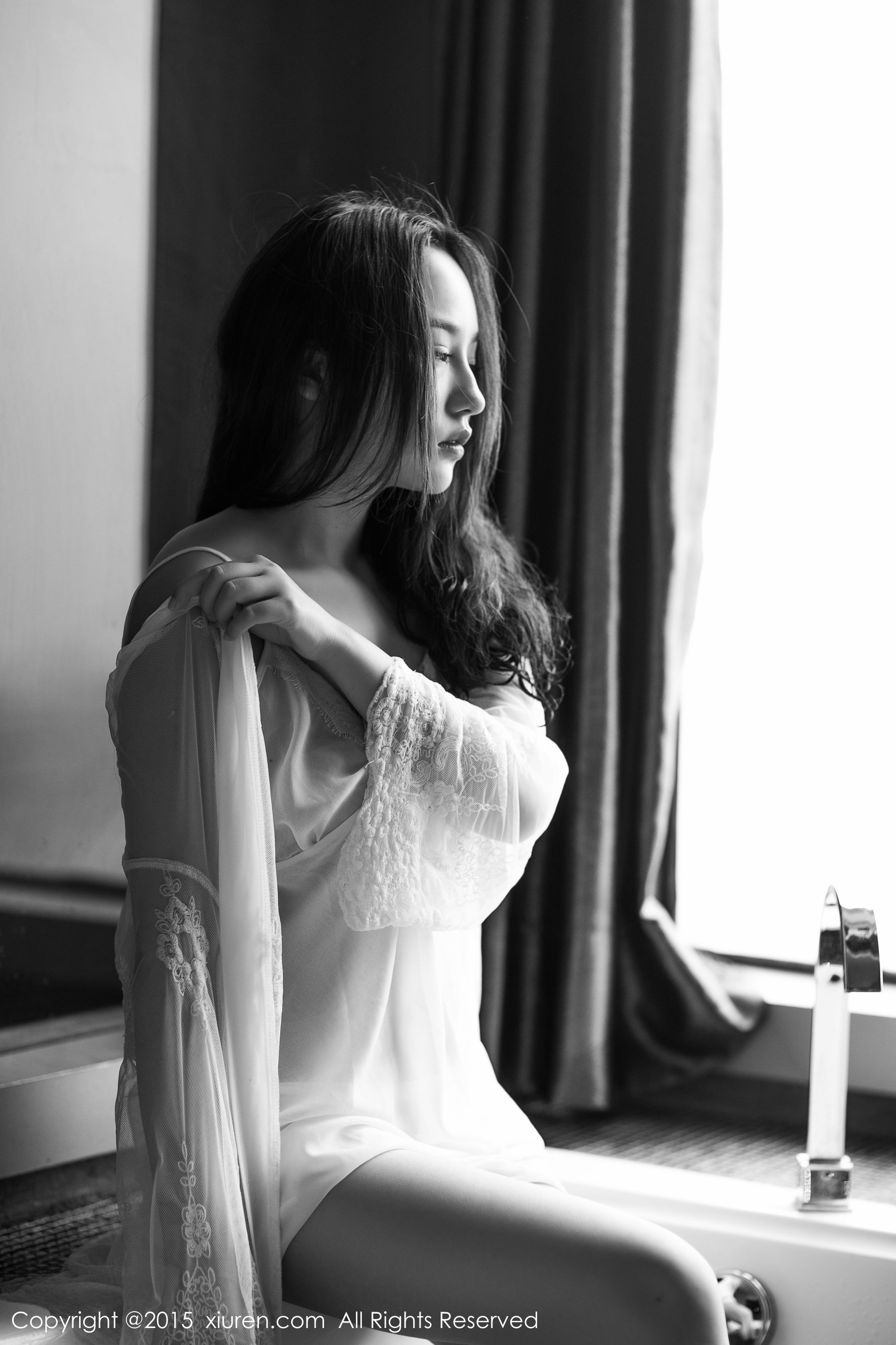 94年湖北模特@鱼猫盾i [秀人网XiuRen] No.355_第5张