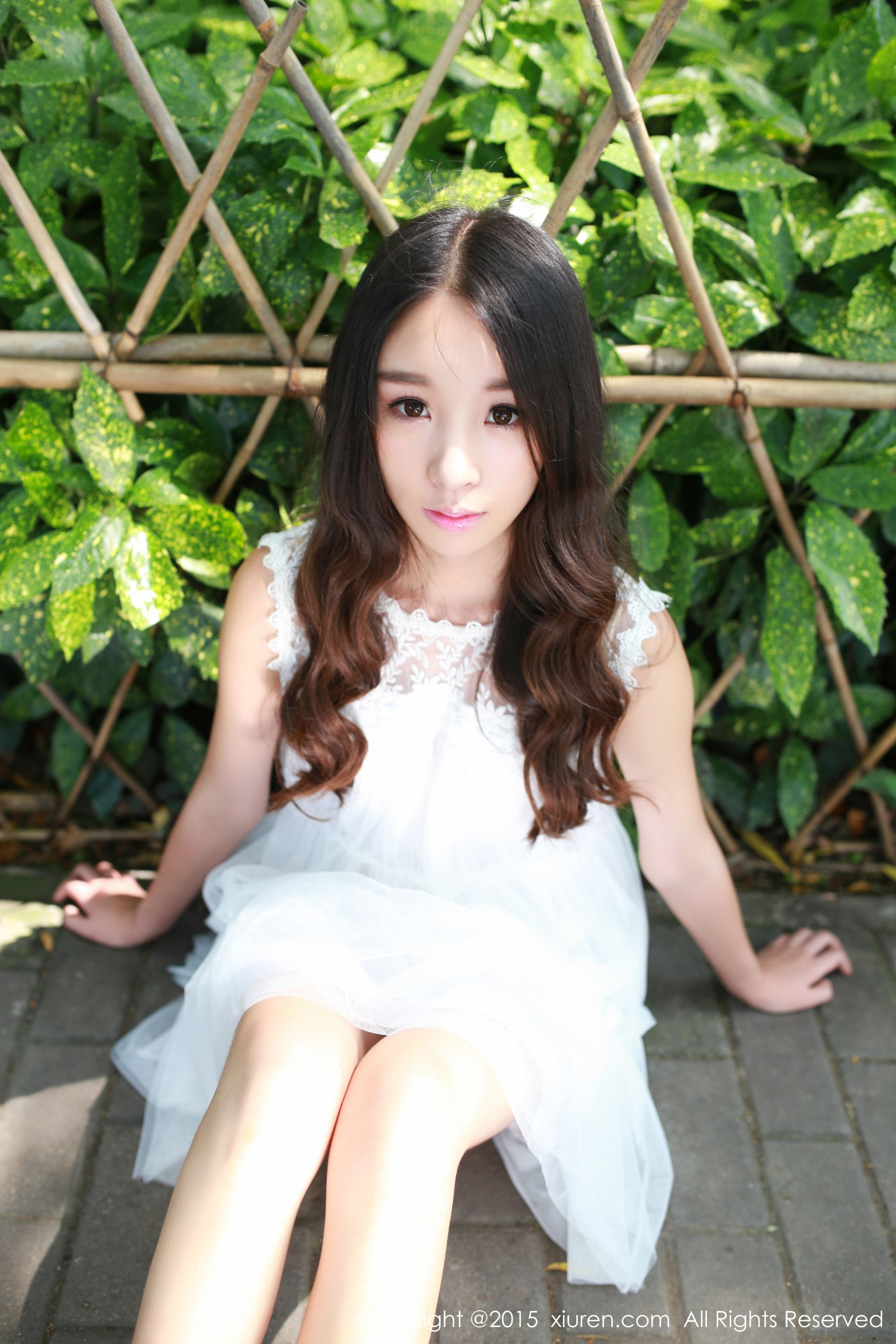 梓萱Crystal《小清新外拍~ 野外露出》 [秀人网XiuRen] No.371_第5张
