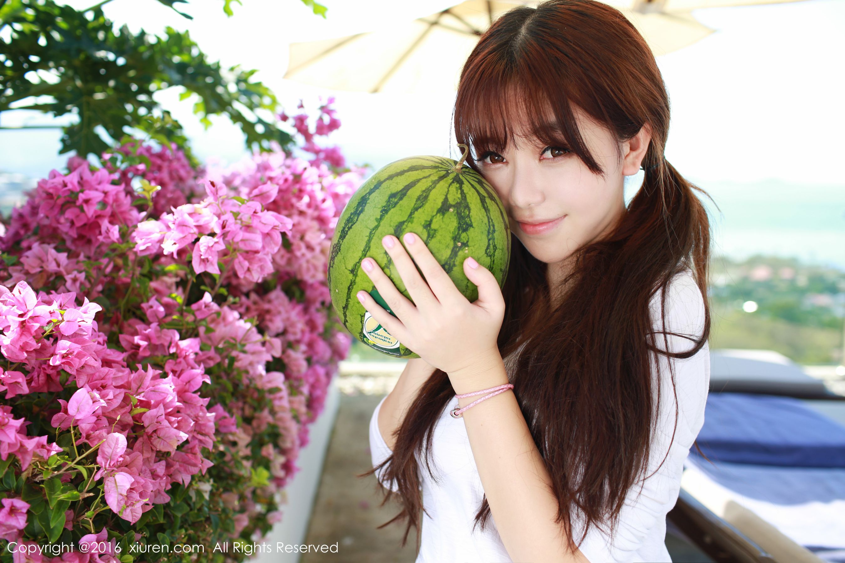 刘飞儿Faye《西瓜+牛仔超短裙+针织内衣》 [秀人网XiuRen] No.490_第5张