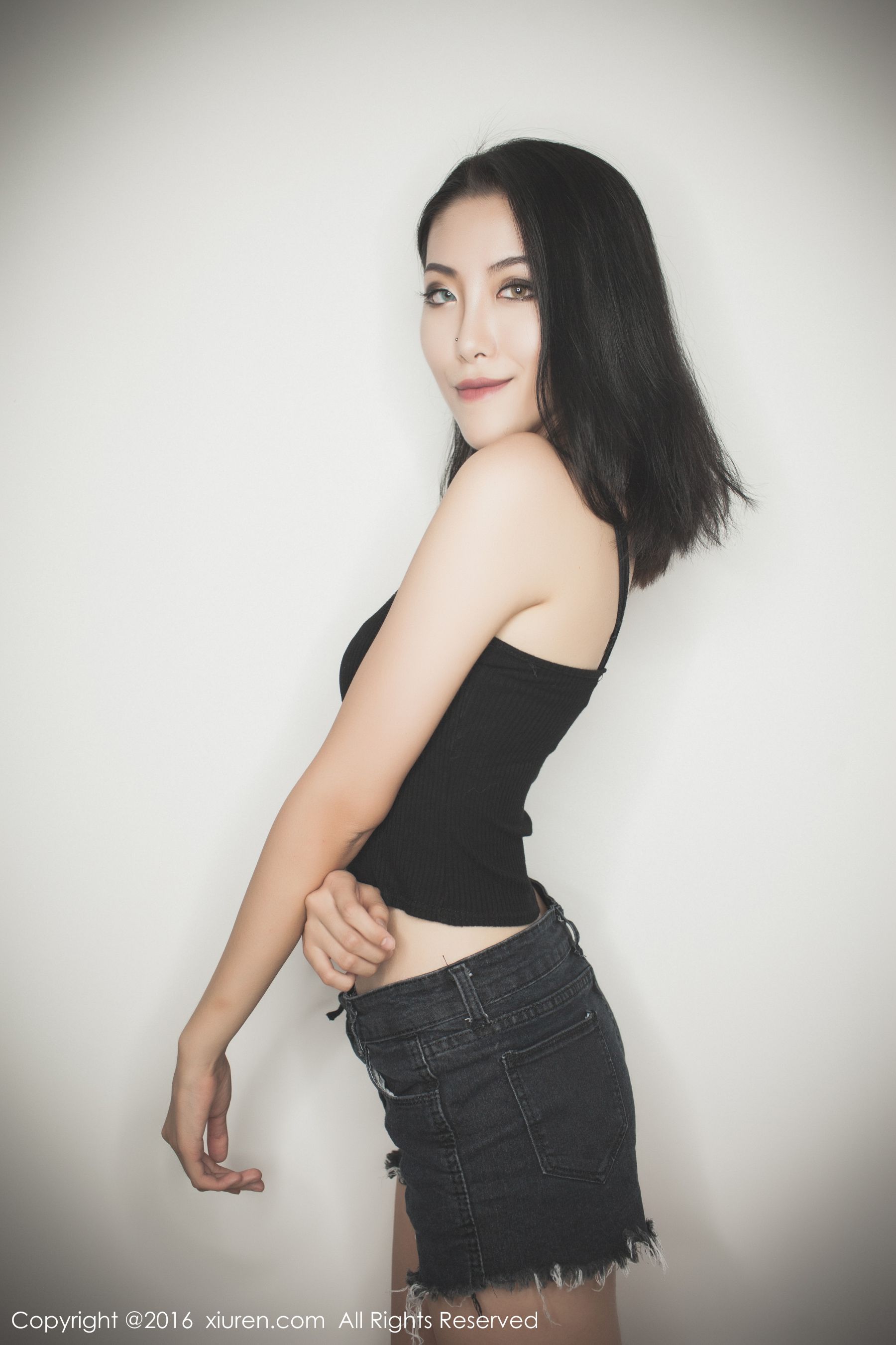 BOBO_xk(黎蒨垚)《热裤+内衣系列》 [秀人网XiuRen] No.617_第2张