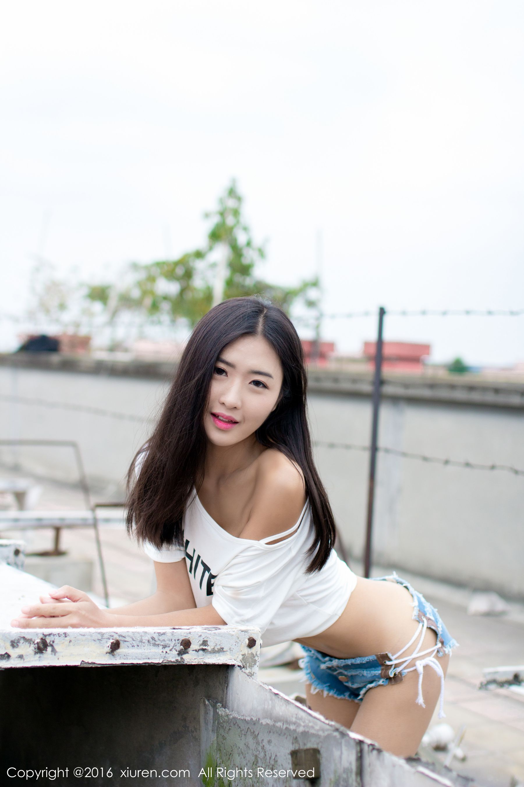周琰琳LIN《红颜朱唇，宛若青莲出水》 [秀人网XiuRen] No.624_第3张