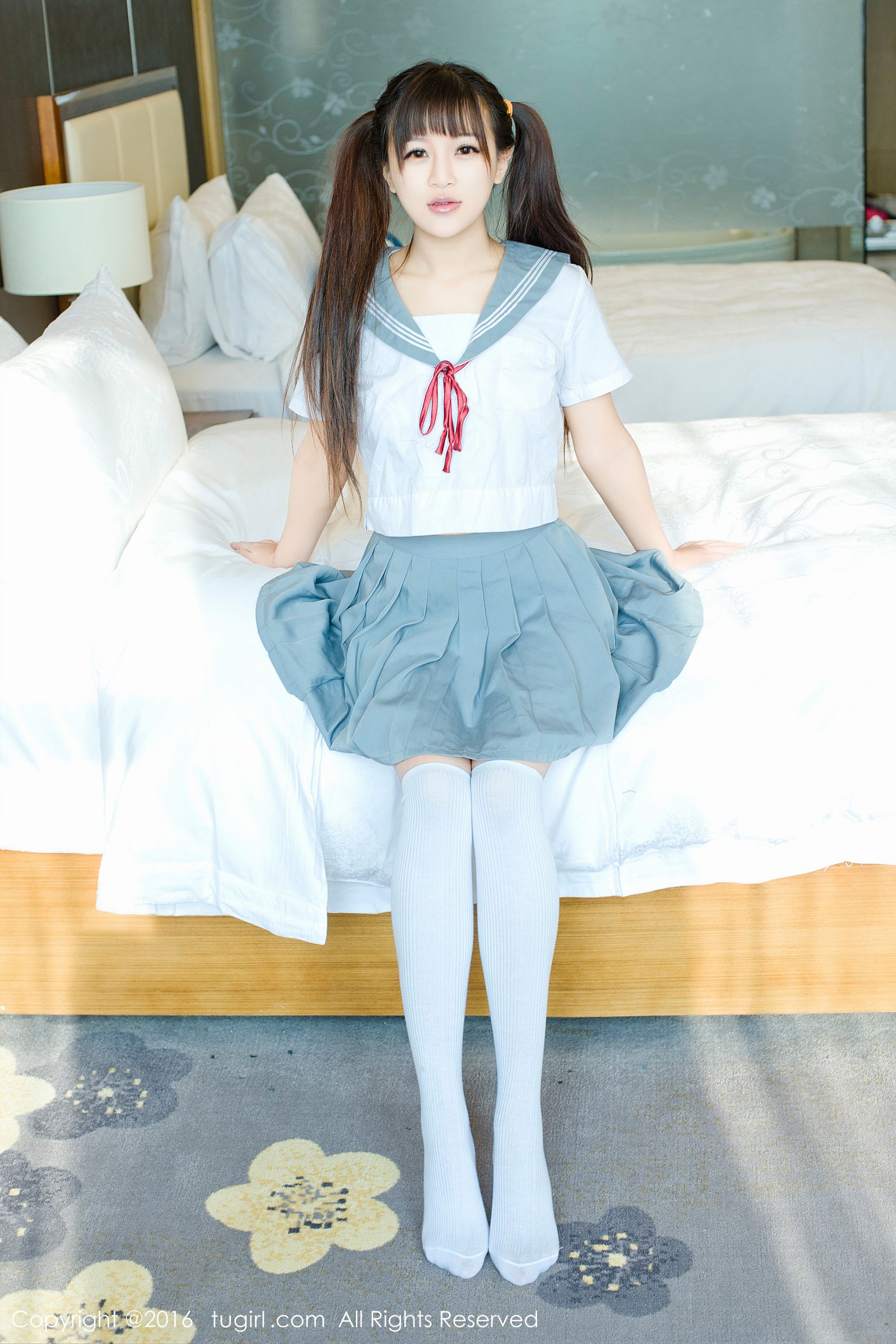 v熙熙熙熙恩v(李佳瞳)《日系短裙、卡哇伊内衣、学生装白色丝袜》 [秀人网XiuRen] No.672_第1张