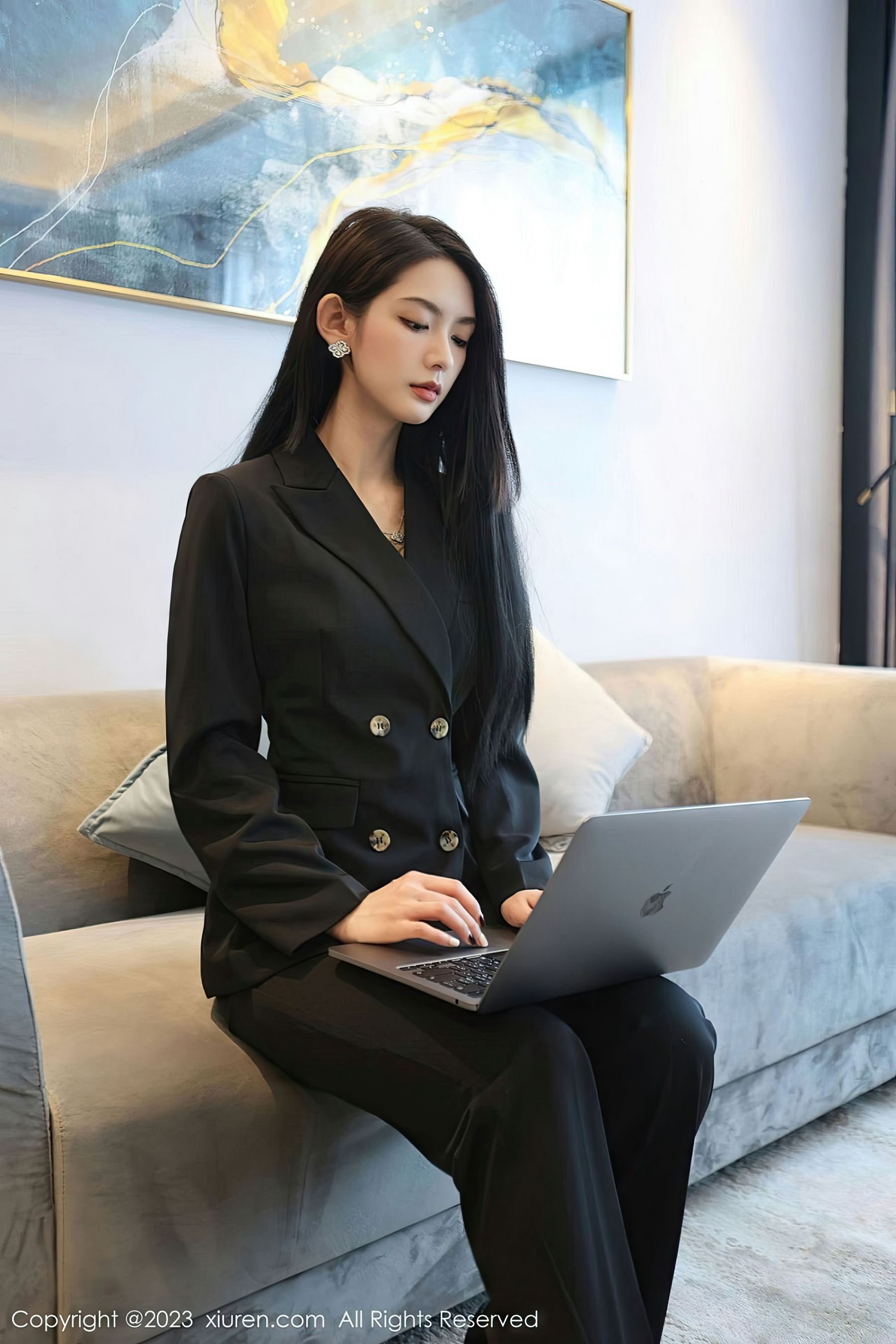 [秀人XiuRen] 2023.04.14 No.6576 乔一一_第3张