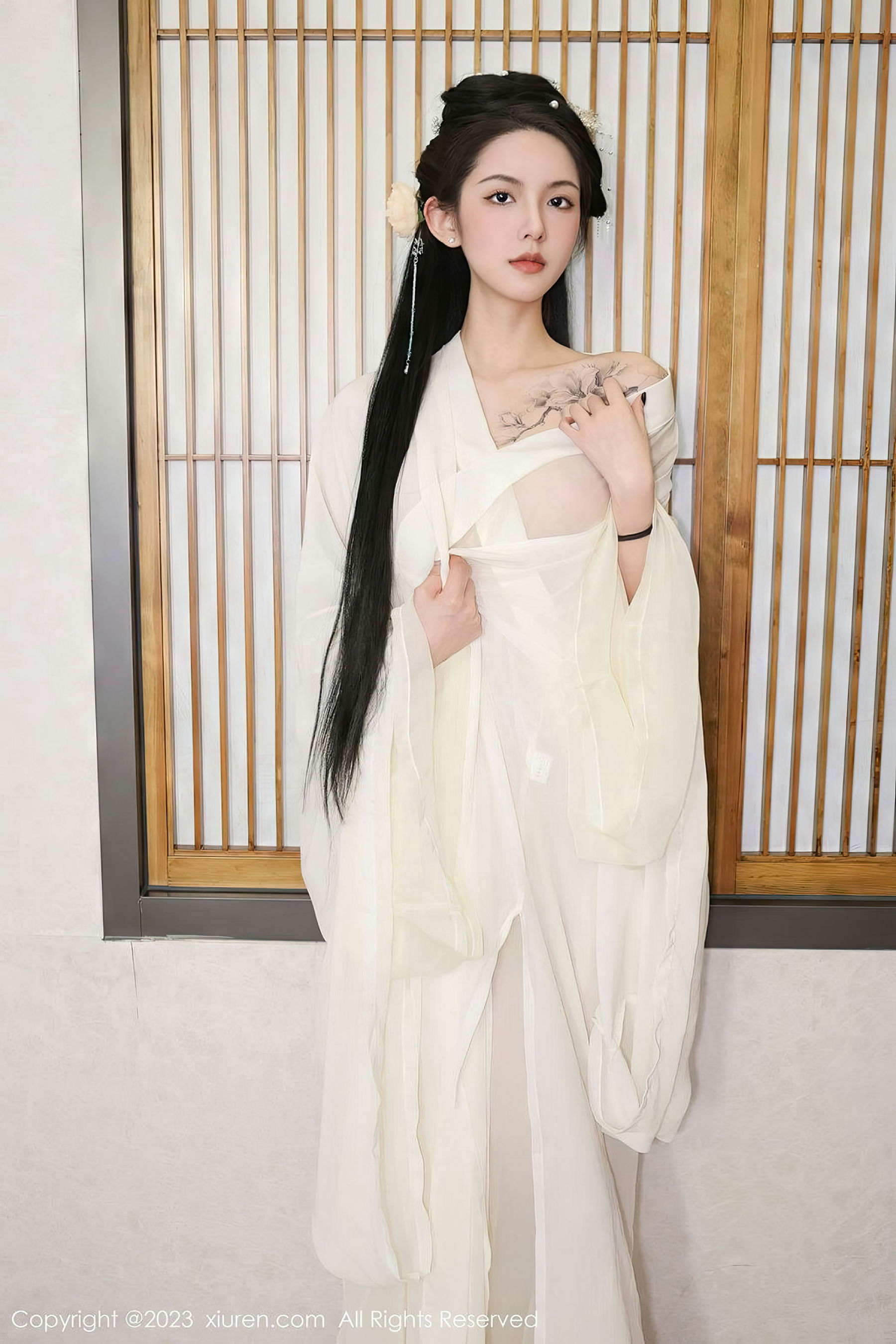 [秀人XiuRen] 2023.03.17 No.6430 乔一一_第2张