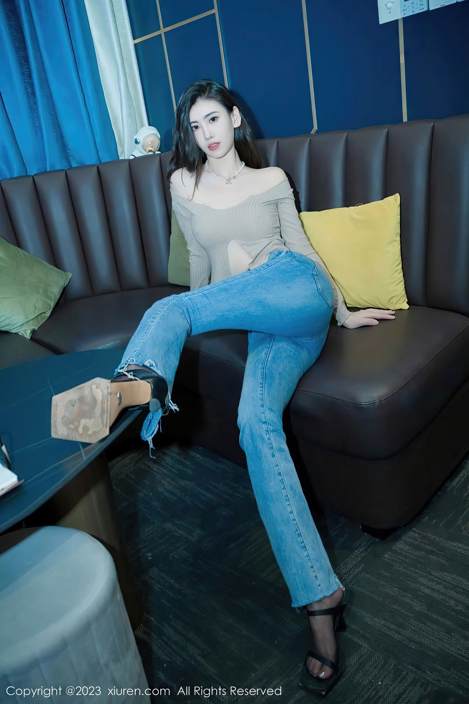 [秀人XiuRen] 2023.07.07 No.7041 章芃芃_第2张