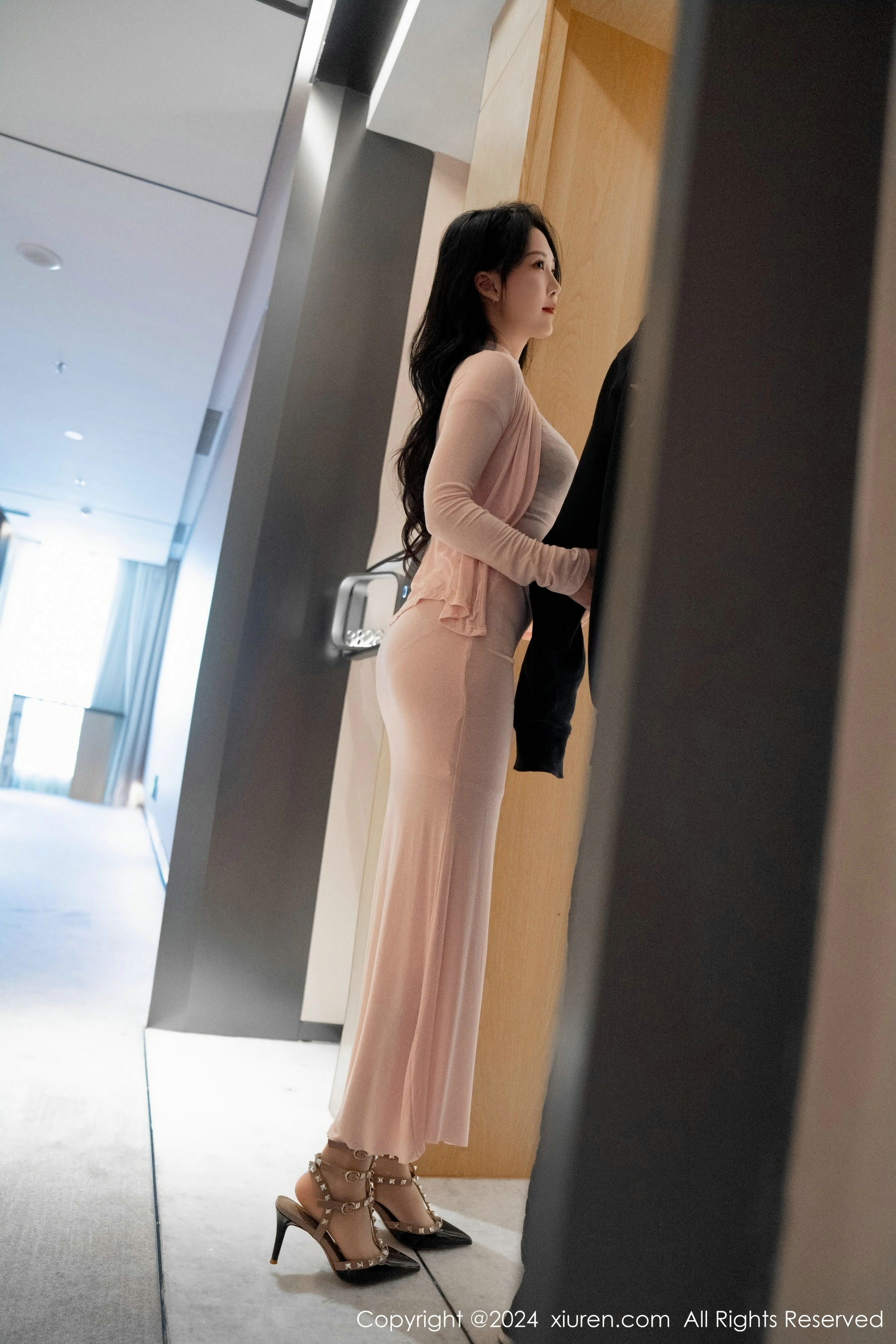 [秀人XiuRen] 2024.01.11 No.7945 利世_第1张