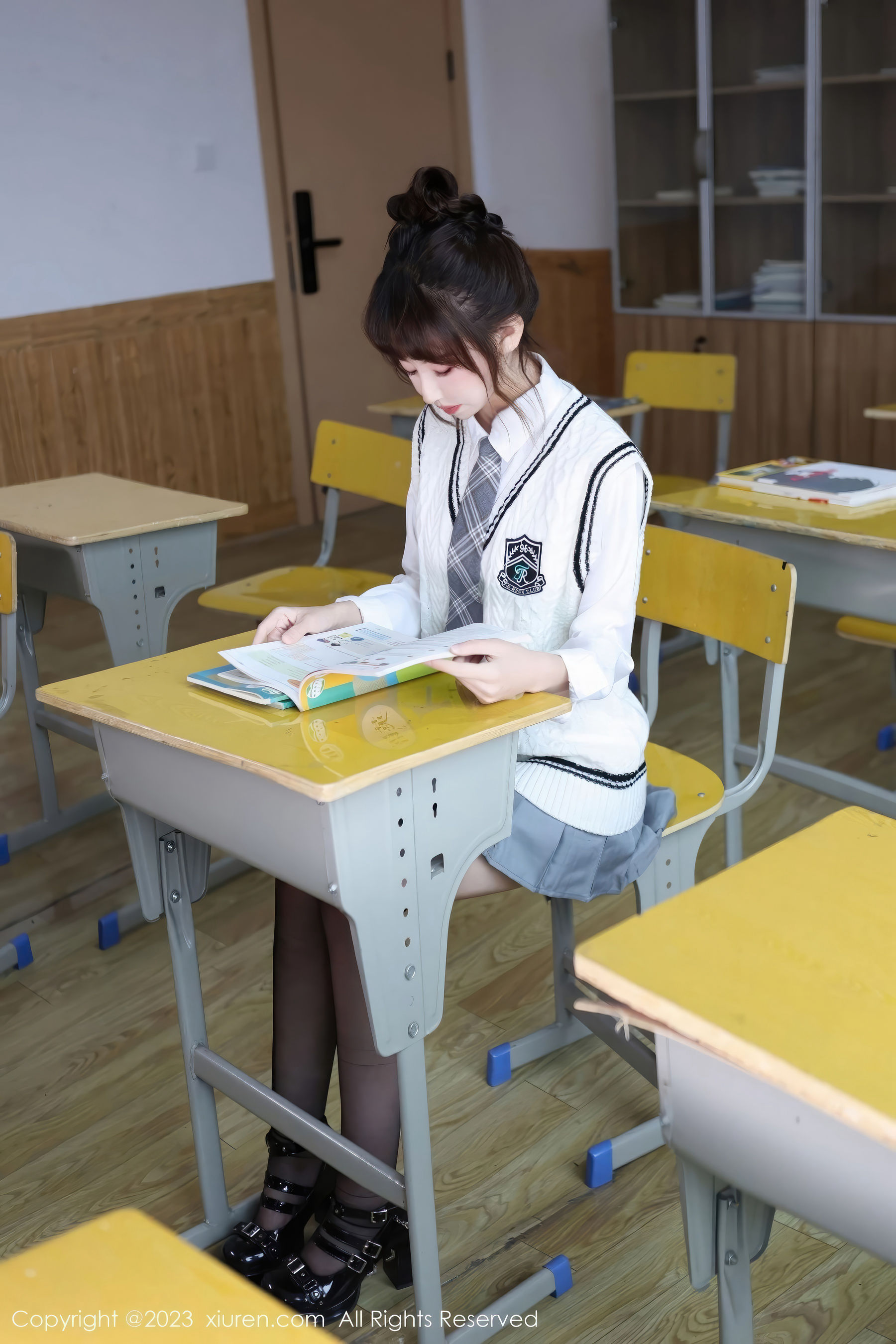 [秀人XiuRen] 2023.11.24 No.7712 白笑笑_第1张