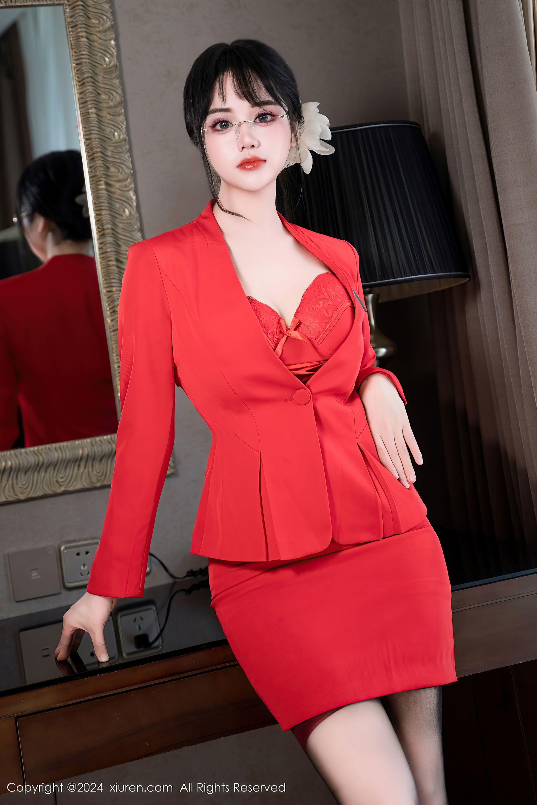 [秀人XiuRen] 2024.04.09 No.8360 汐汐爱吃草莓_第1张